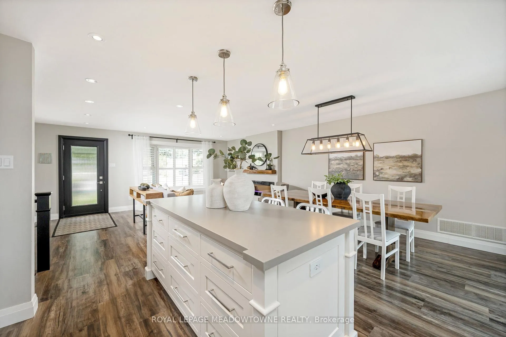 Photo 17 of 742 Willow Avenue, Milton, Dorset Park — HOMEH