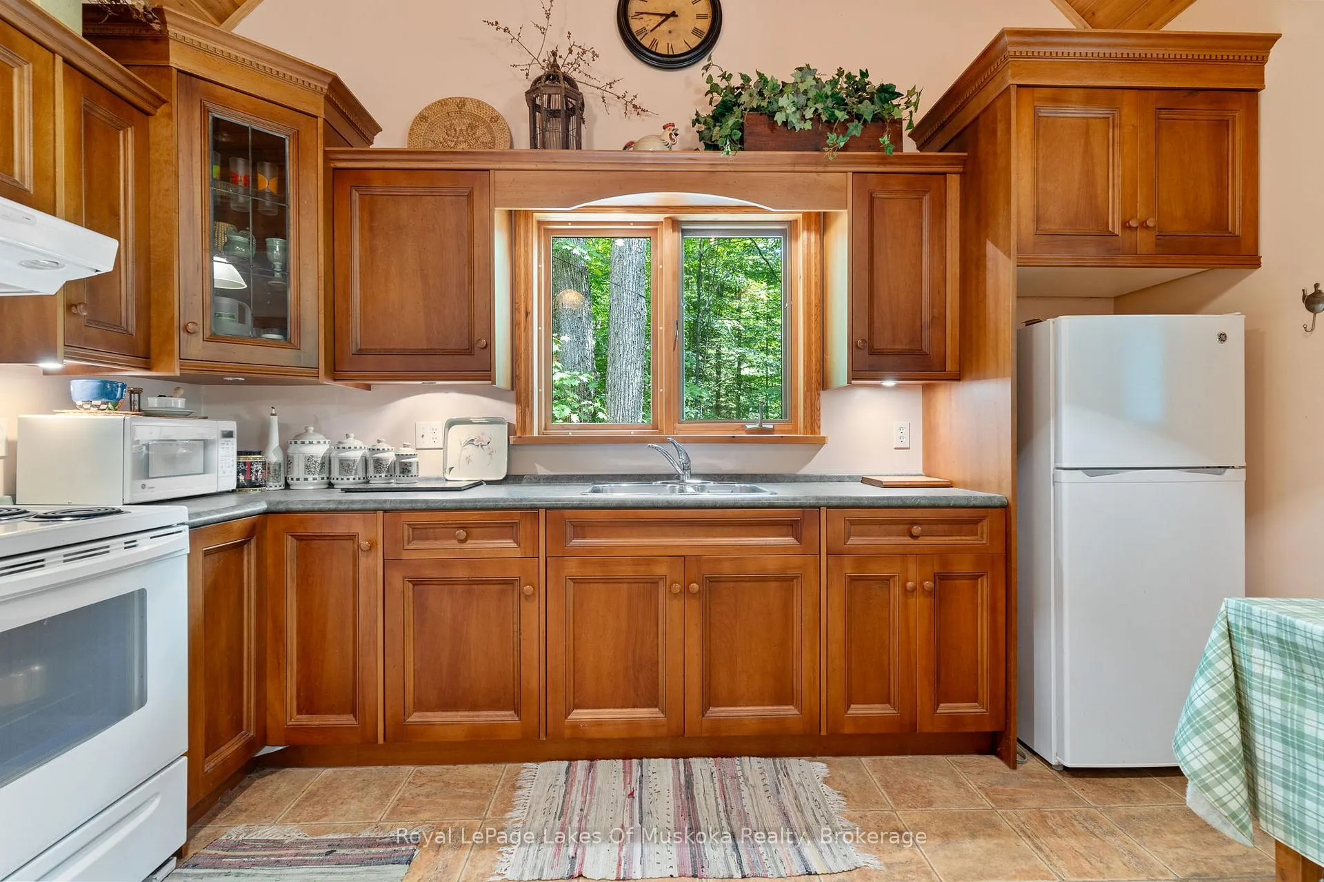 Photo 12 of 1236 Grace Road, Minden Hills, Minden — HOMEH