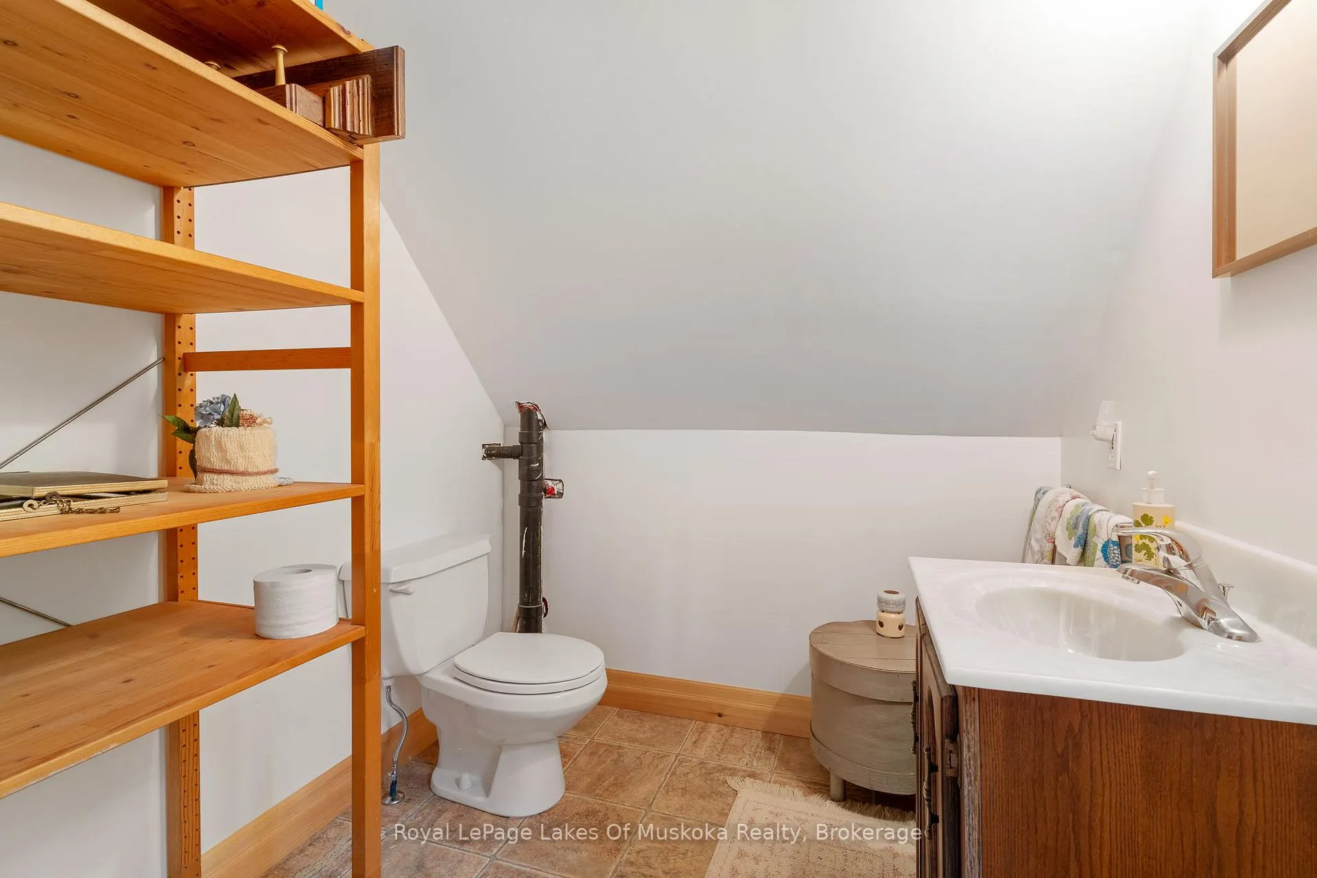 Photo 24 of 1236 Grace Road, Minden Hills, Minden — HOMEH