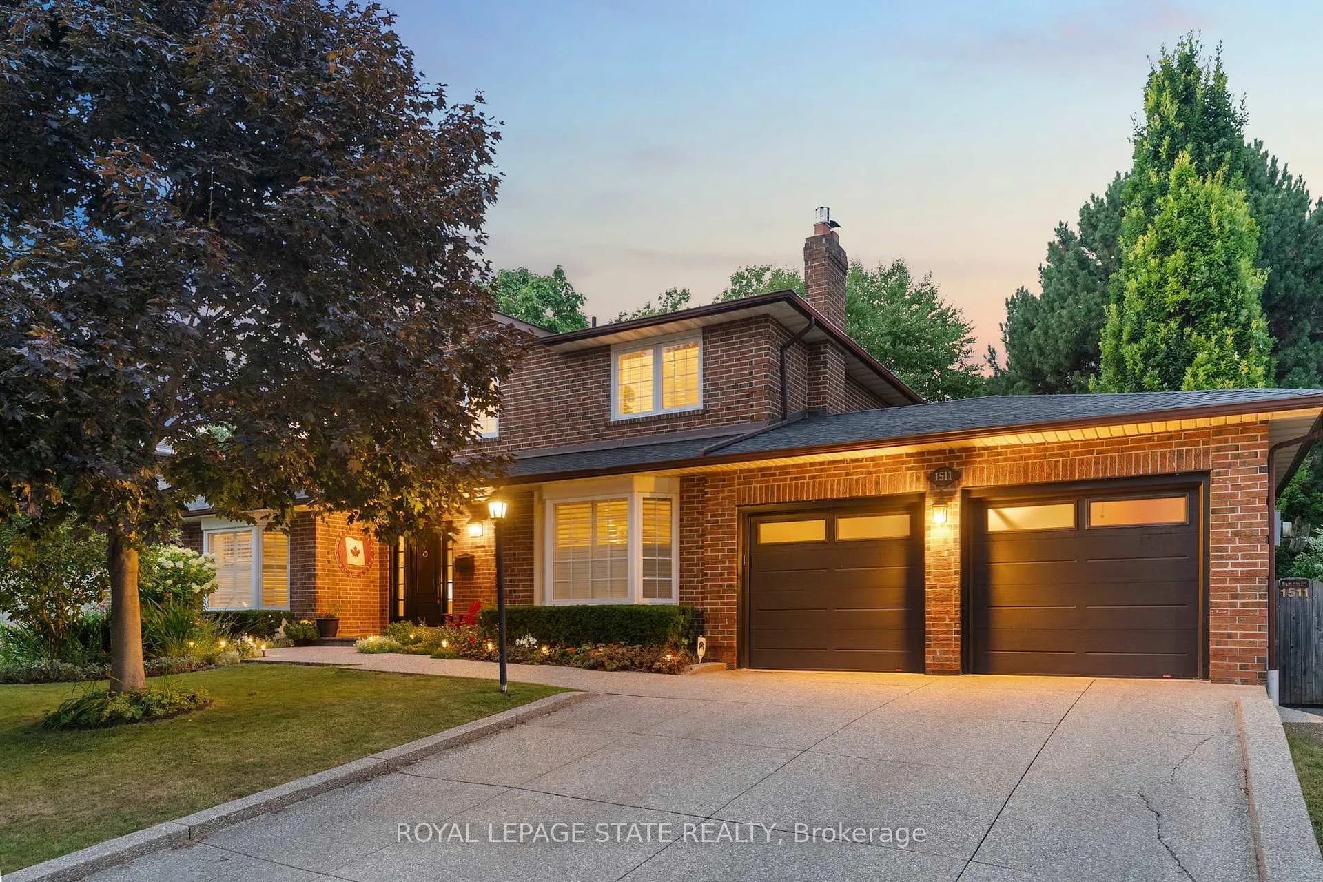 Photo 2 of 1511 Jasmine Crescent, Oakville, Falgarwood — HOMEH