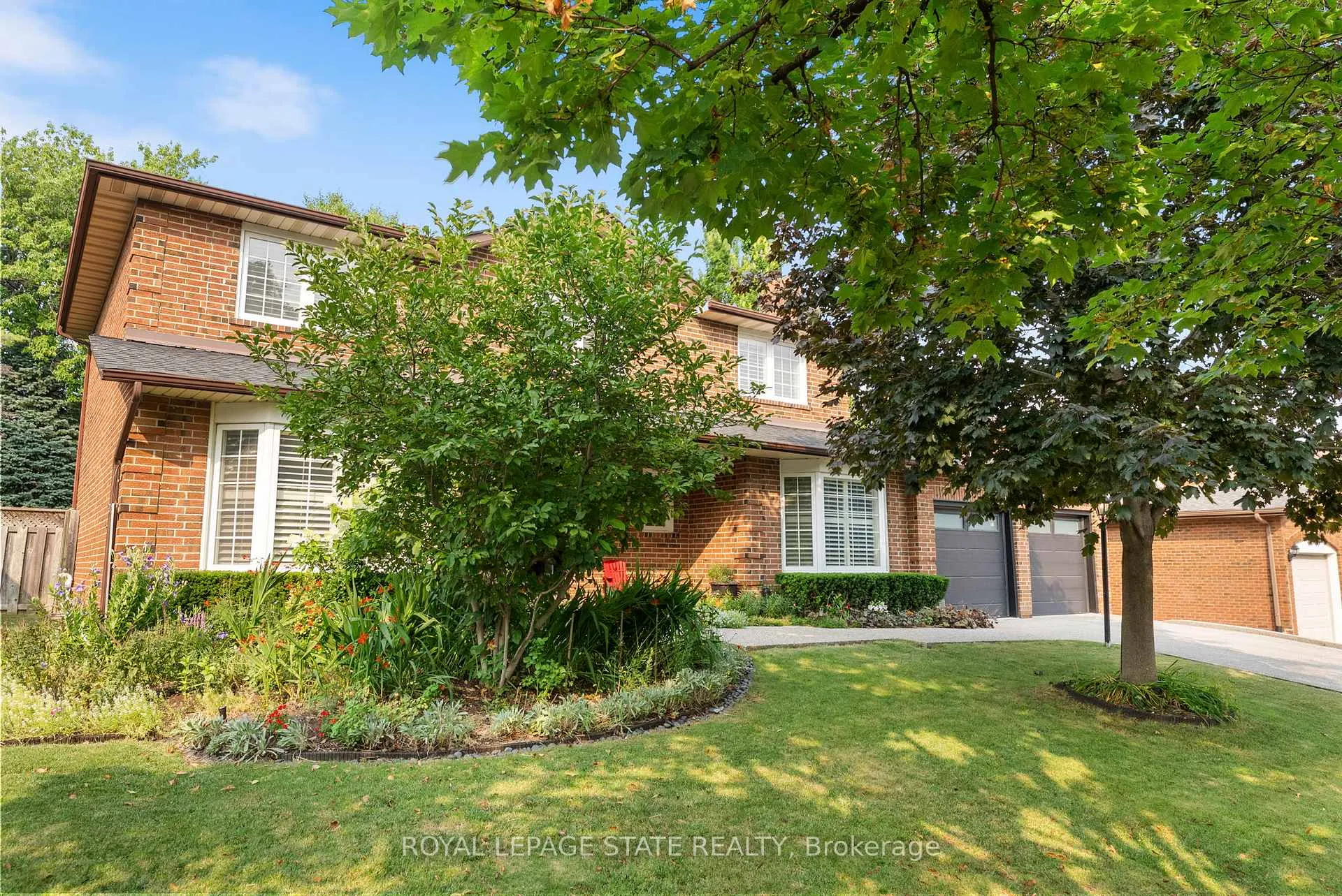 Photo 3 of 1511 Jasmine Crescent, Oakville, Falgarwood — HOMEH
