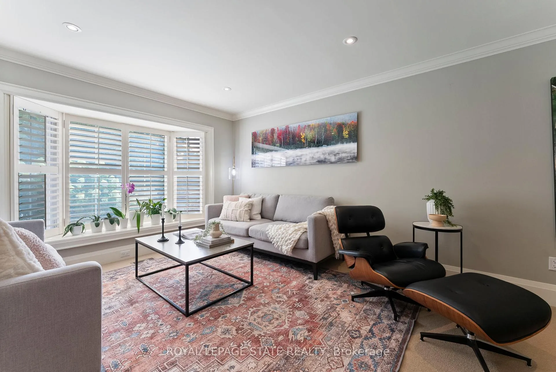 Photo 8 of 1511 Jasmine Crescent, Oakville, Falgarwood — HOMEH