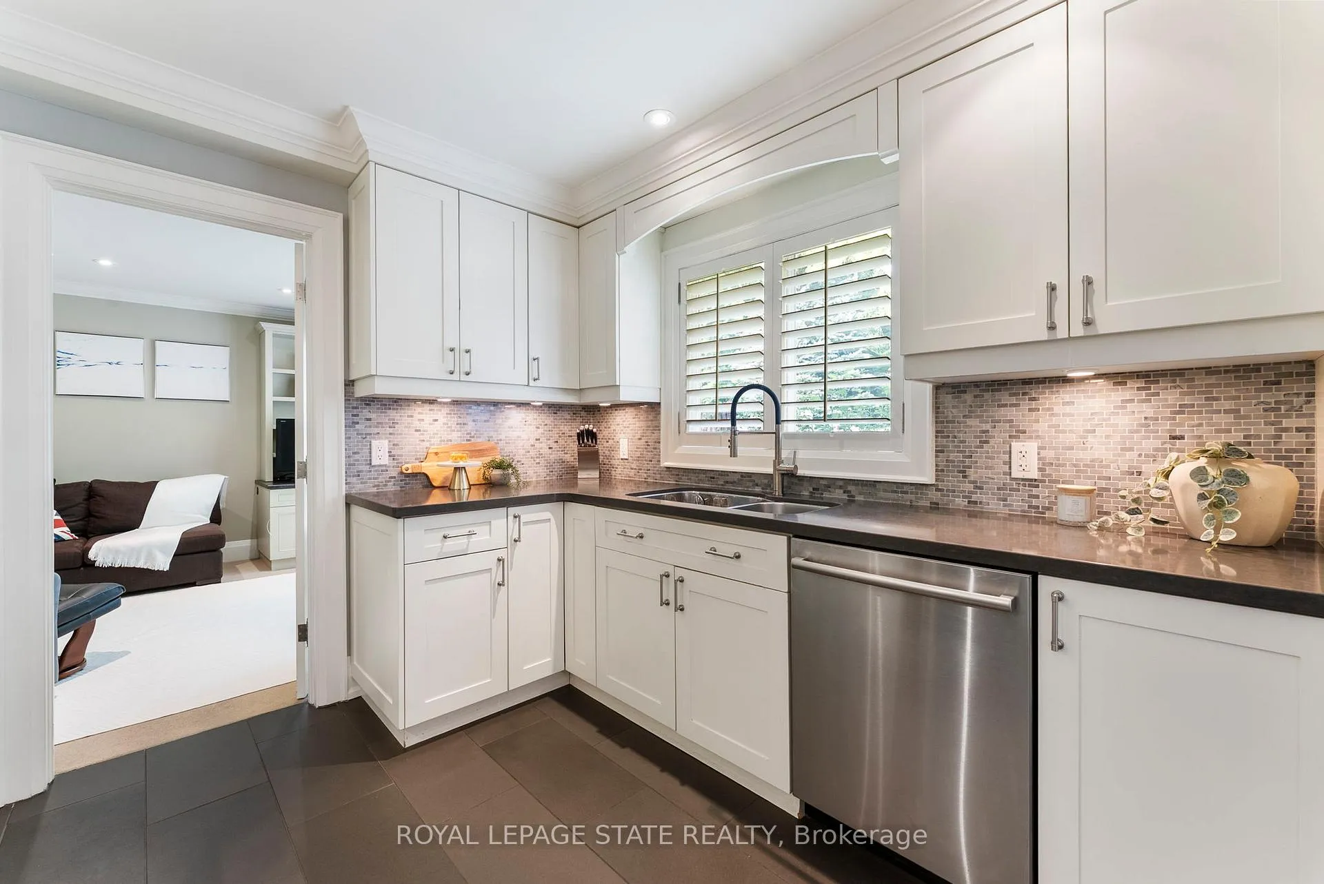 Photo 18 of 1511 Jasmine Crescent, Oakville, Falgarwood — HOMEH