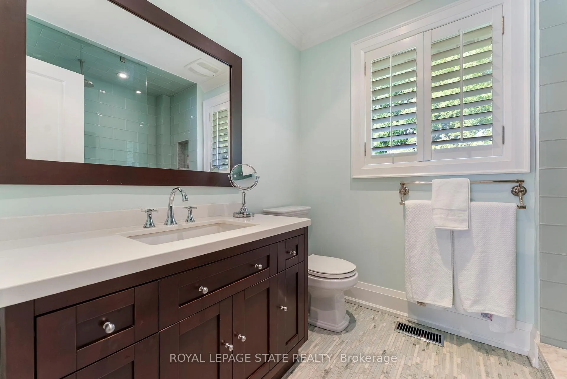 Photo 29 of 1511 Jasmine Crescent, Oakville, Falgarwood — HOMEH
