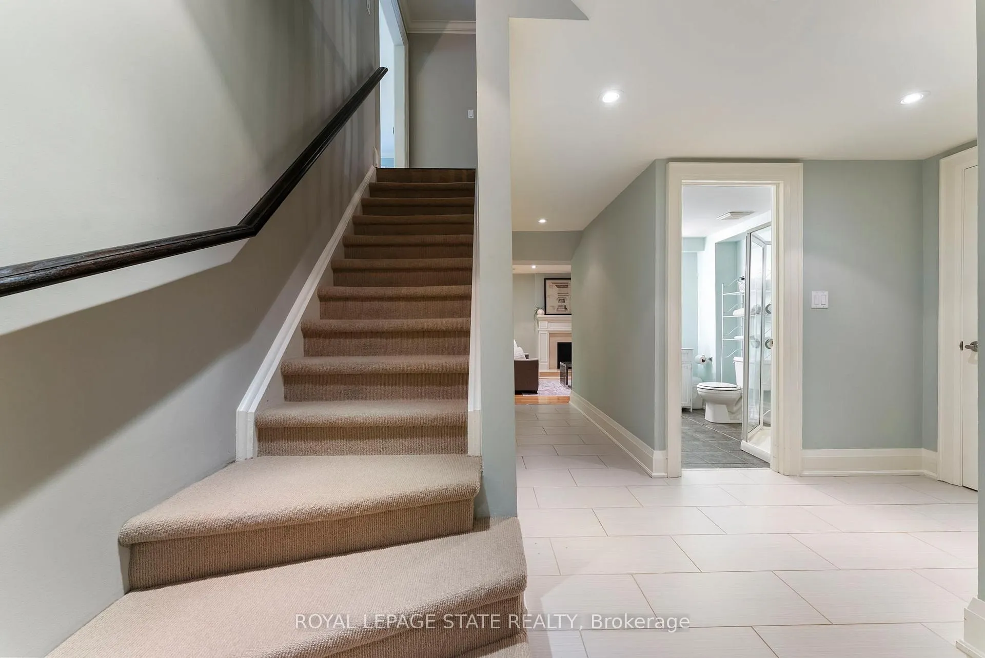 Photo 31 of 1511 Jasmine Crescent, Oakville, Falgarwood — HOMEH