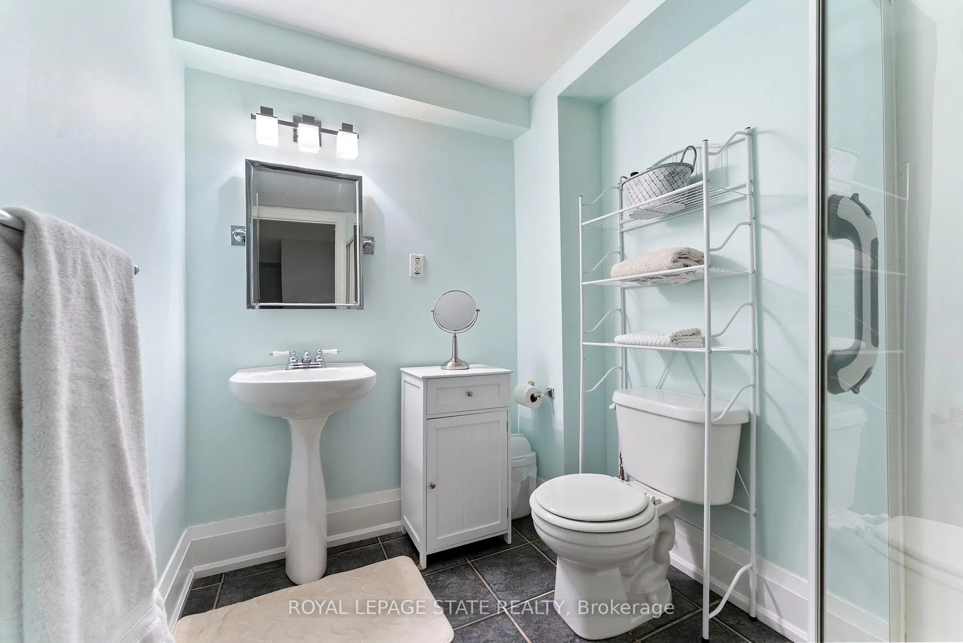 Photo 32 of 1511 Jasmine Crescent, Oakville, Falgarwood — HOMEH