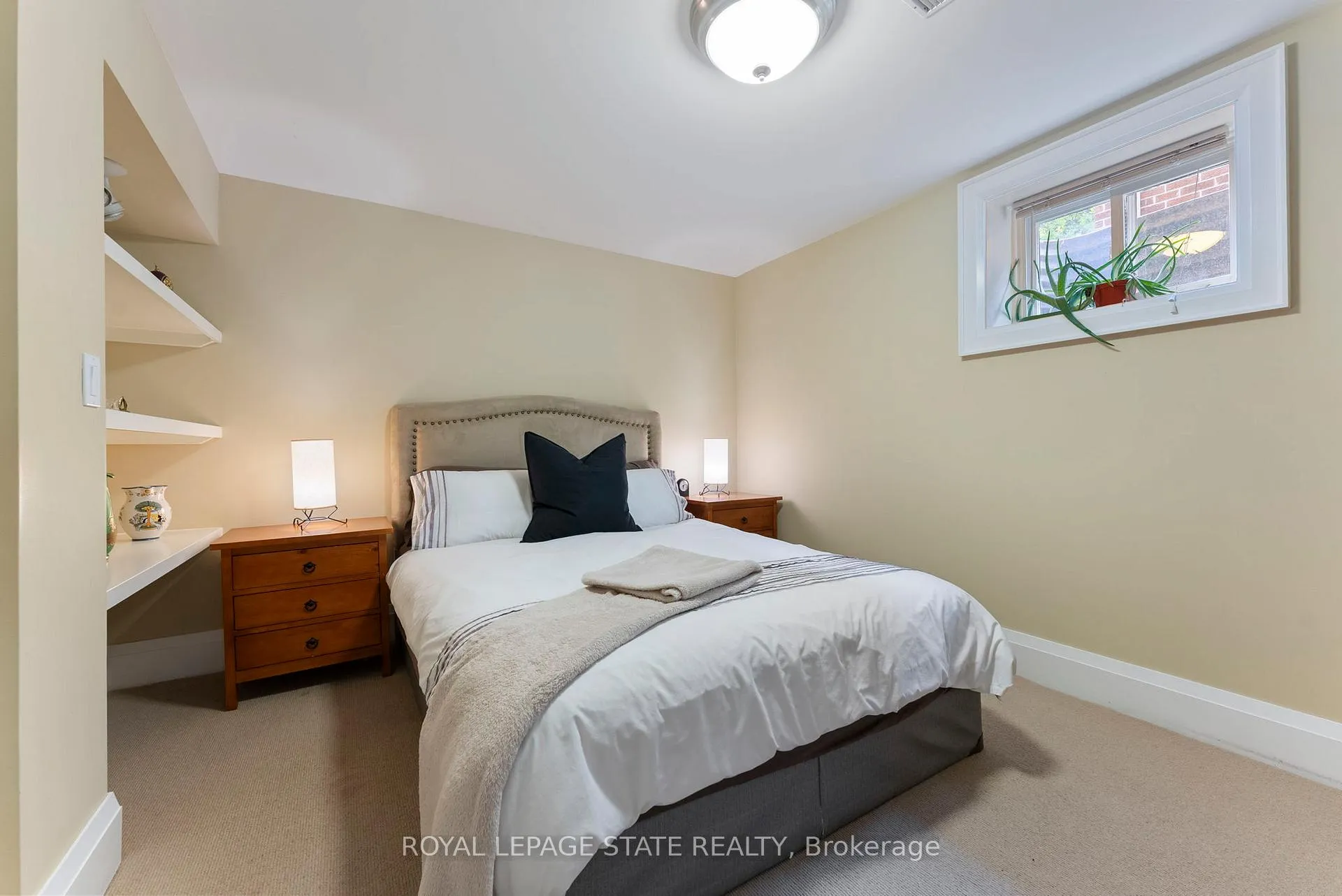 Photo 35 of 1511 Jasmine Crescent, Oakville, Falgarwood — HOMEH