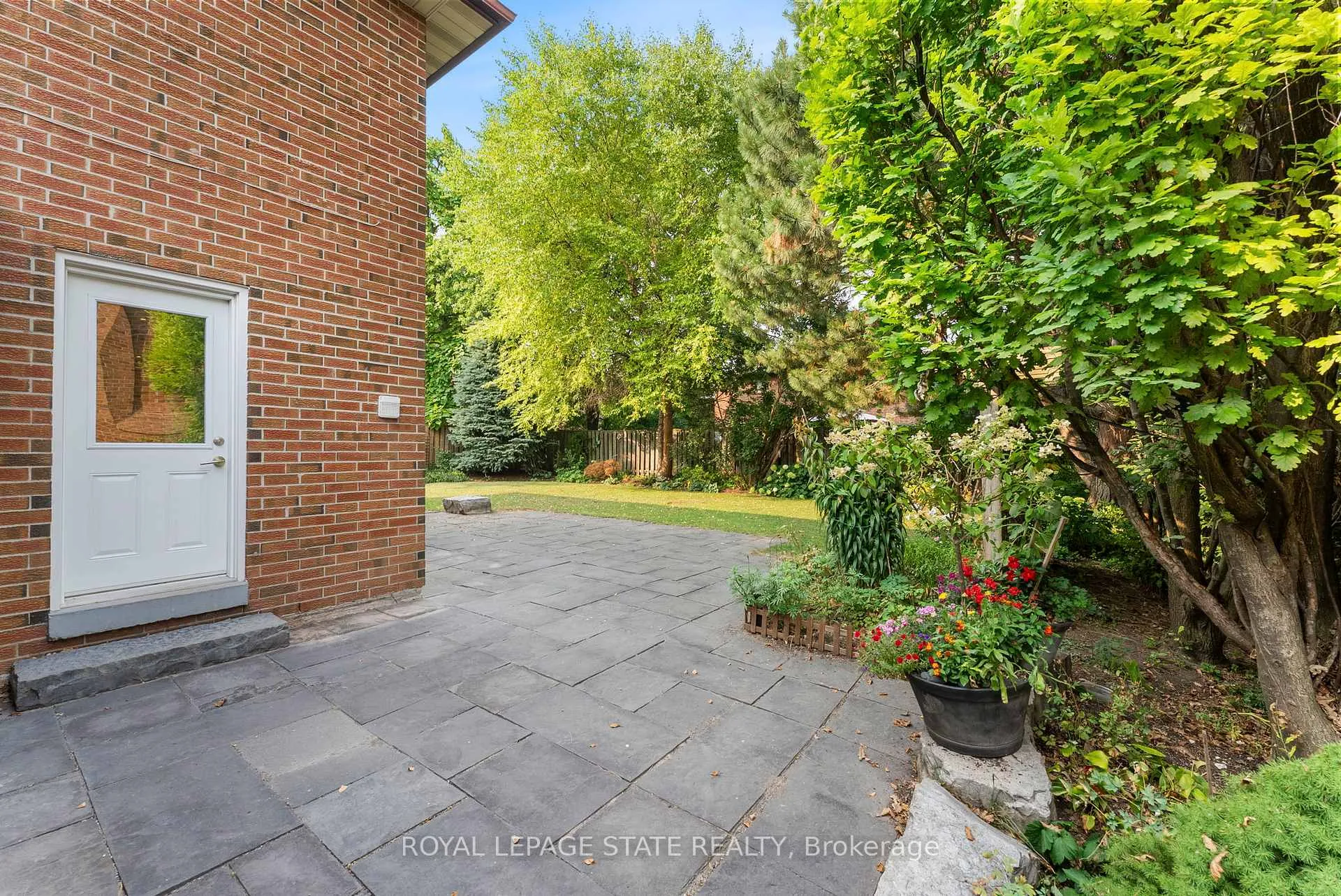 Photo 36 of 1511 Jasmine Crescent, Oakville, Falgarwood — HOMEH