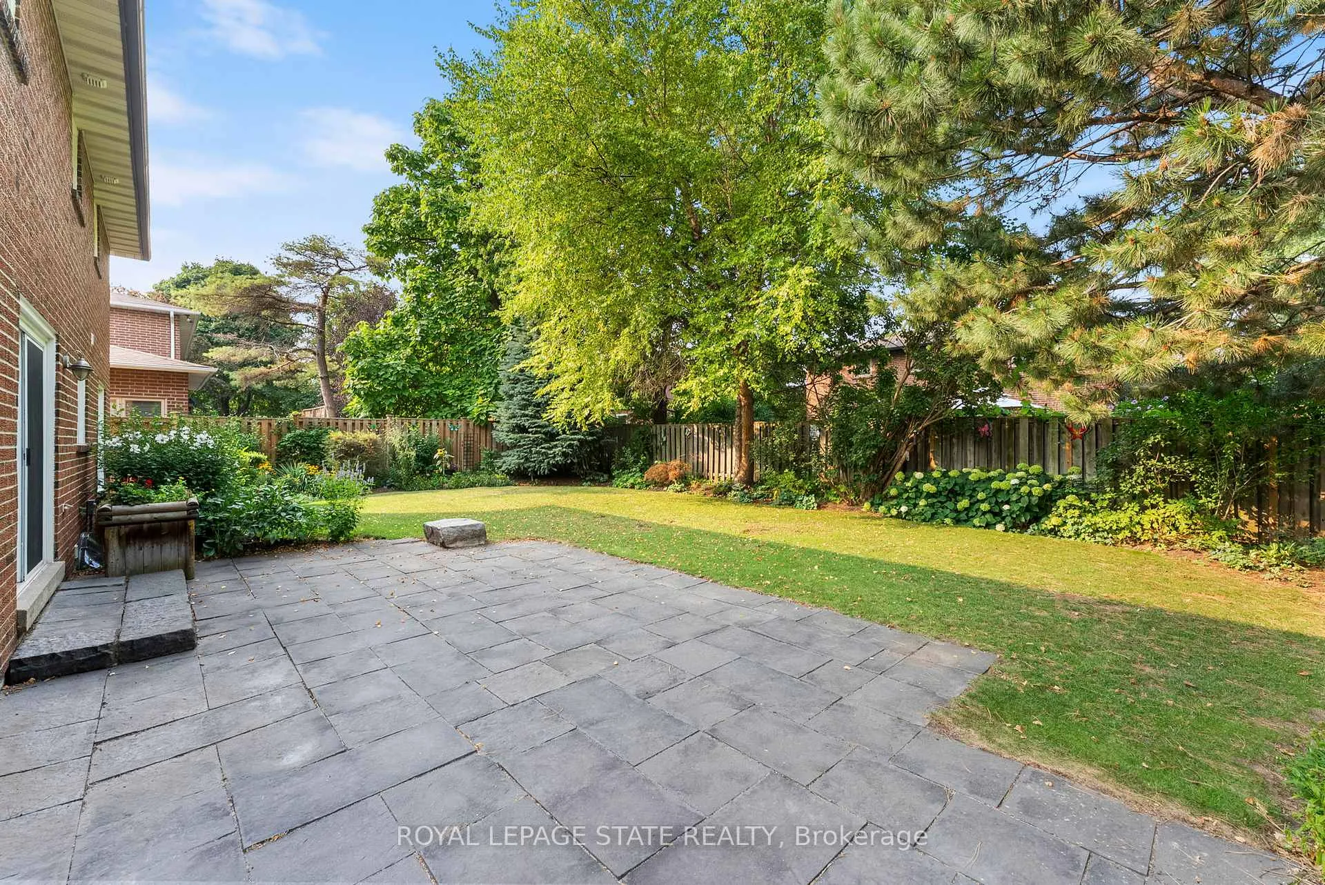 Photo 37 of 1511 Jasmine Crescent, Oakville, Falgarwood — HOMEH