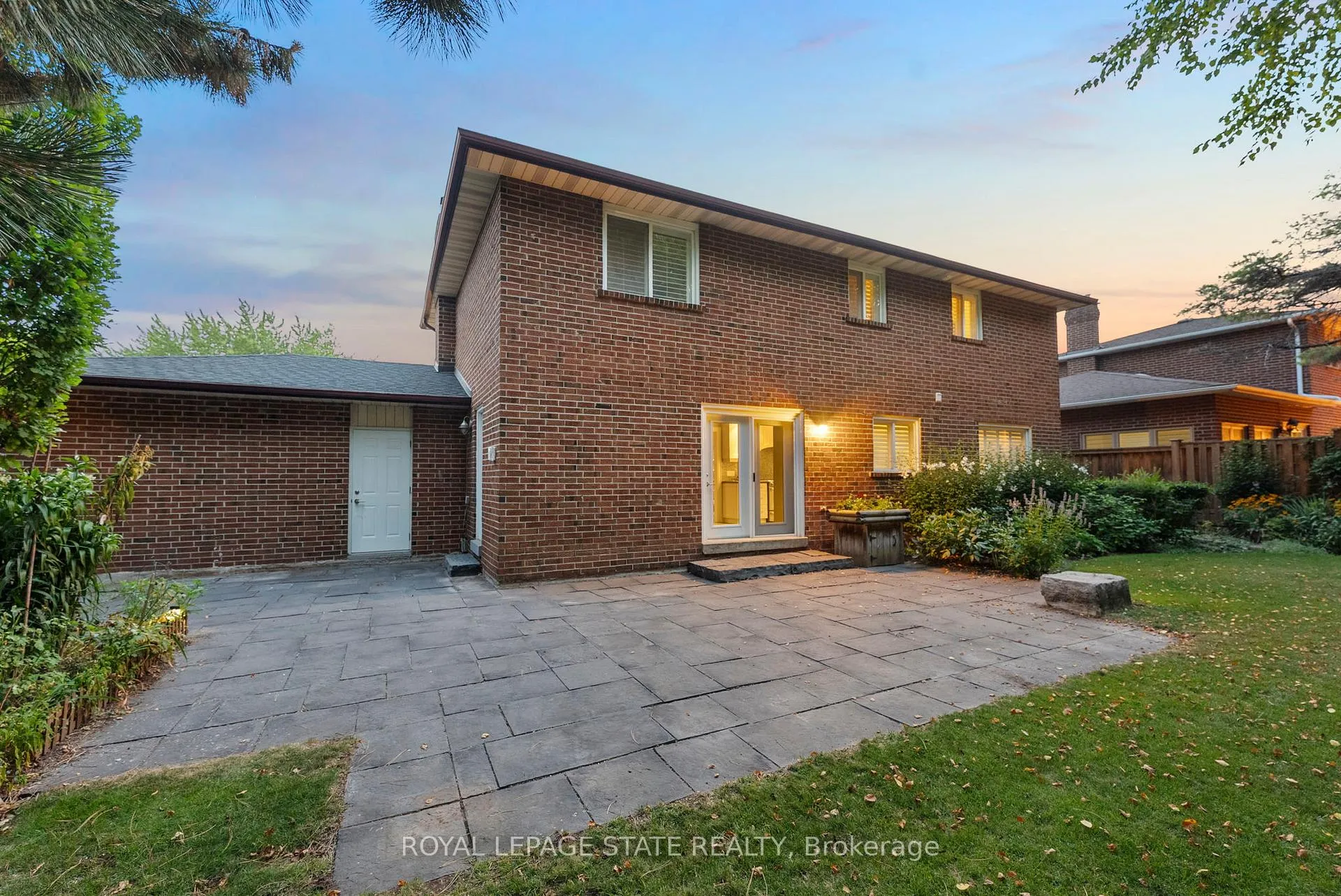 Photo 40 of 1511 Jasmine Crescent, Oakville, Falgarwood — HOMEH