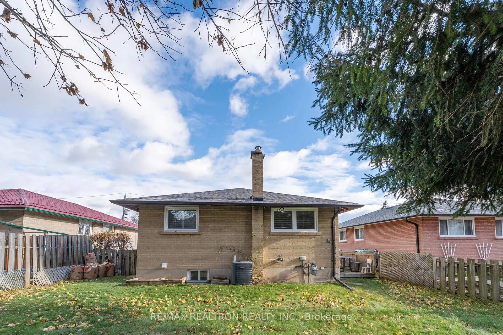 Photo 35 of 61 Bailey Crescent, Scarborough, Woburn — HOMEH