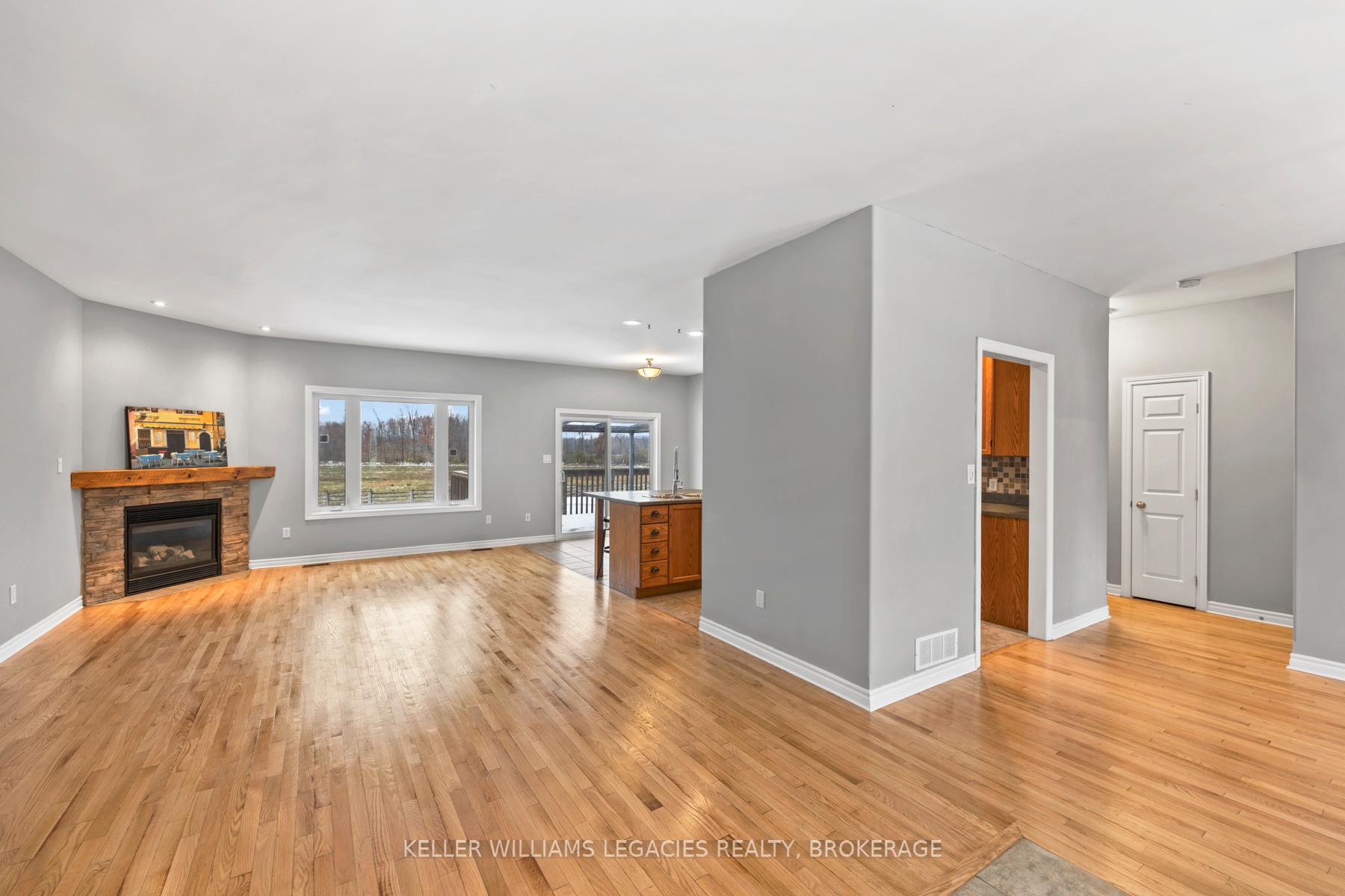 Photo 4 of 2543 Sands Road, Frontenac, Frontenac South — HOMEH