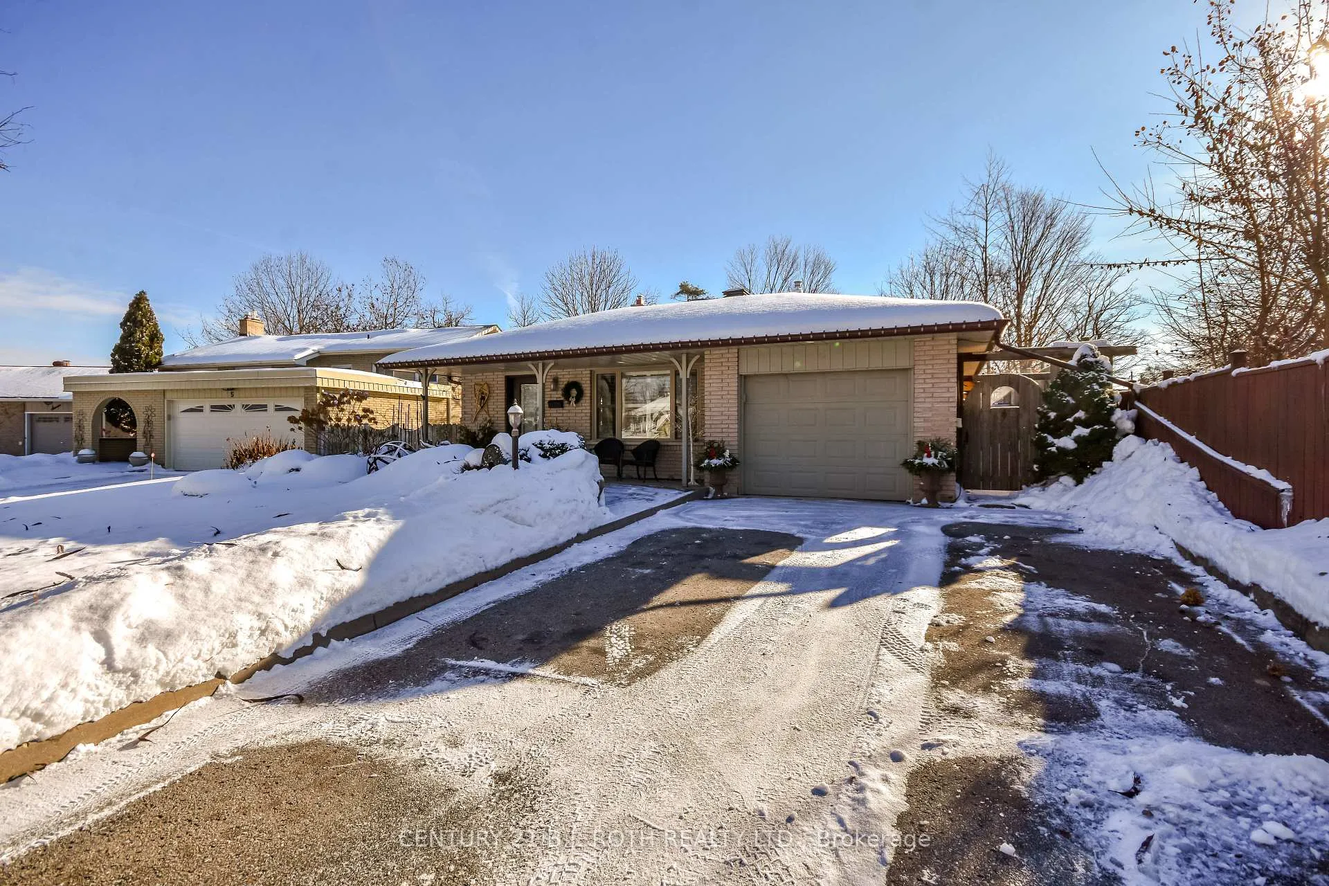 Photo 4 of 3 Marwendy Drive, Barrie, Grove East — HOMEH