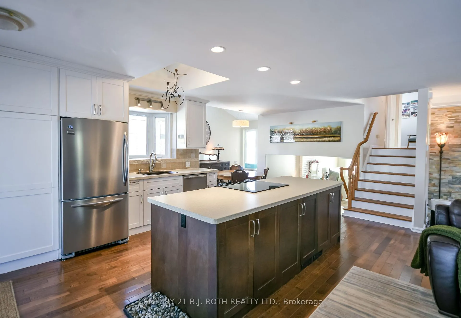 Photo 11 of 3 Marwendy Drive, Barrie, Grove East — HOMEH