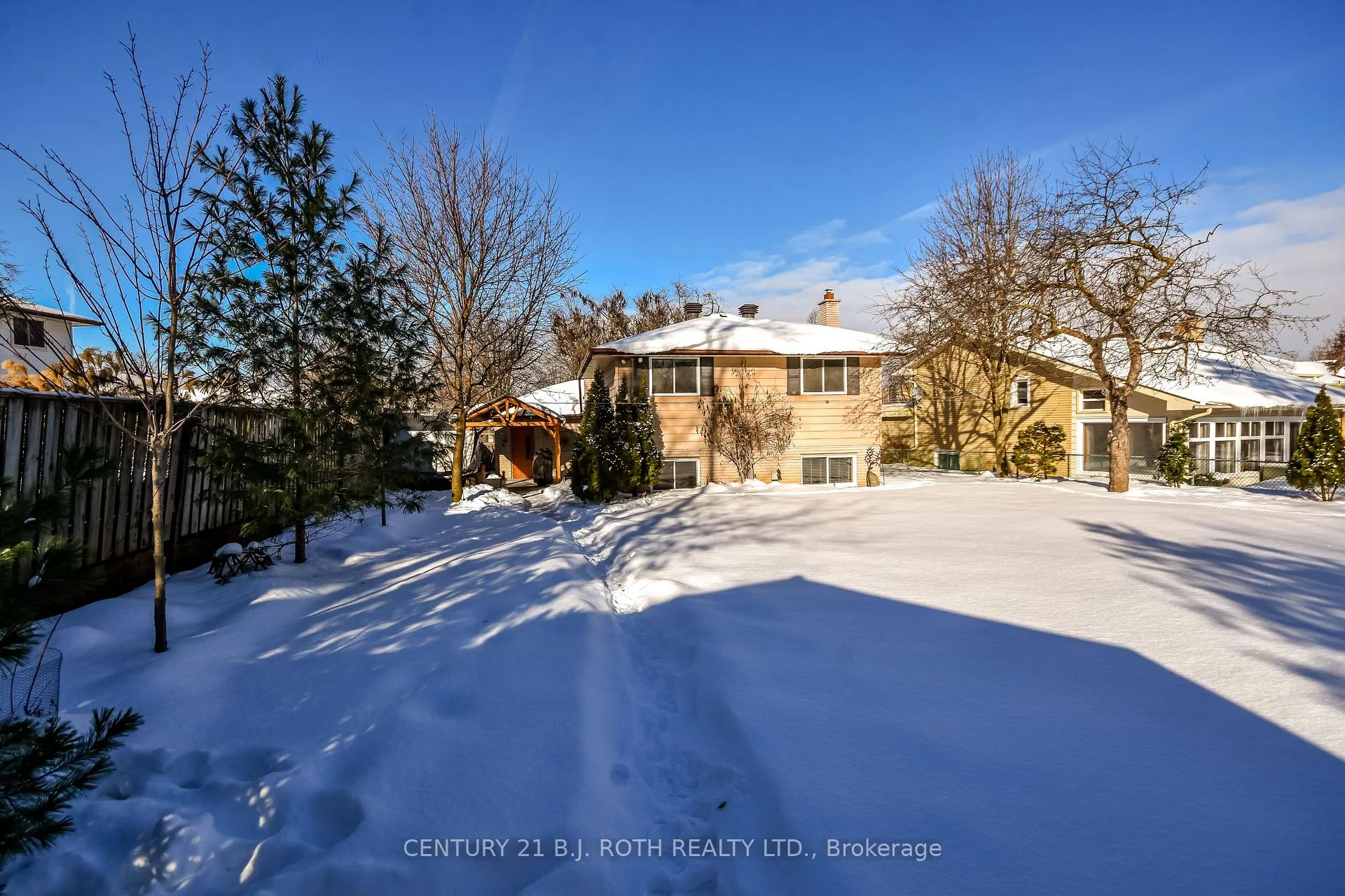 Photo 28 of 3 Marwendy Drive, Barrie, Grove East — HOMEH