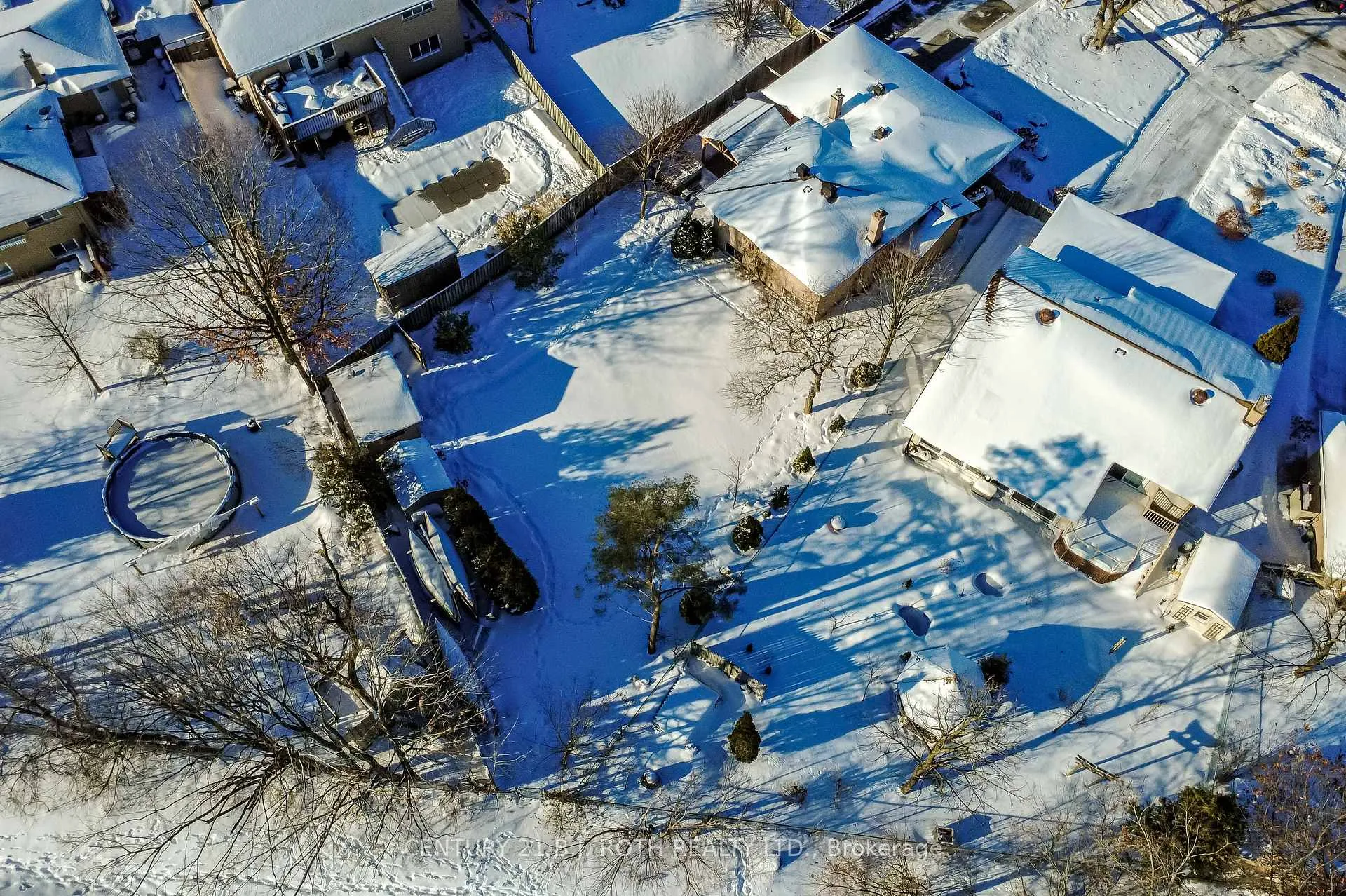 Photo 33 of 3 Marwendy Drive, Barrie, Grove East — HOMEH