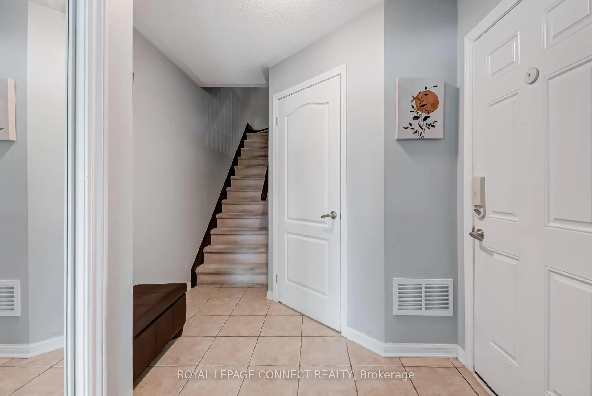 Photo 5 of 223 Woodley Crescent, Milton, Willmott — HOMEH