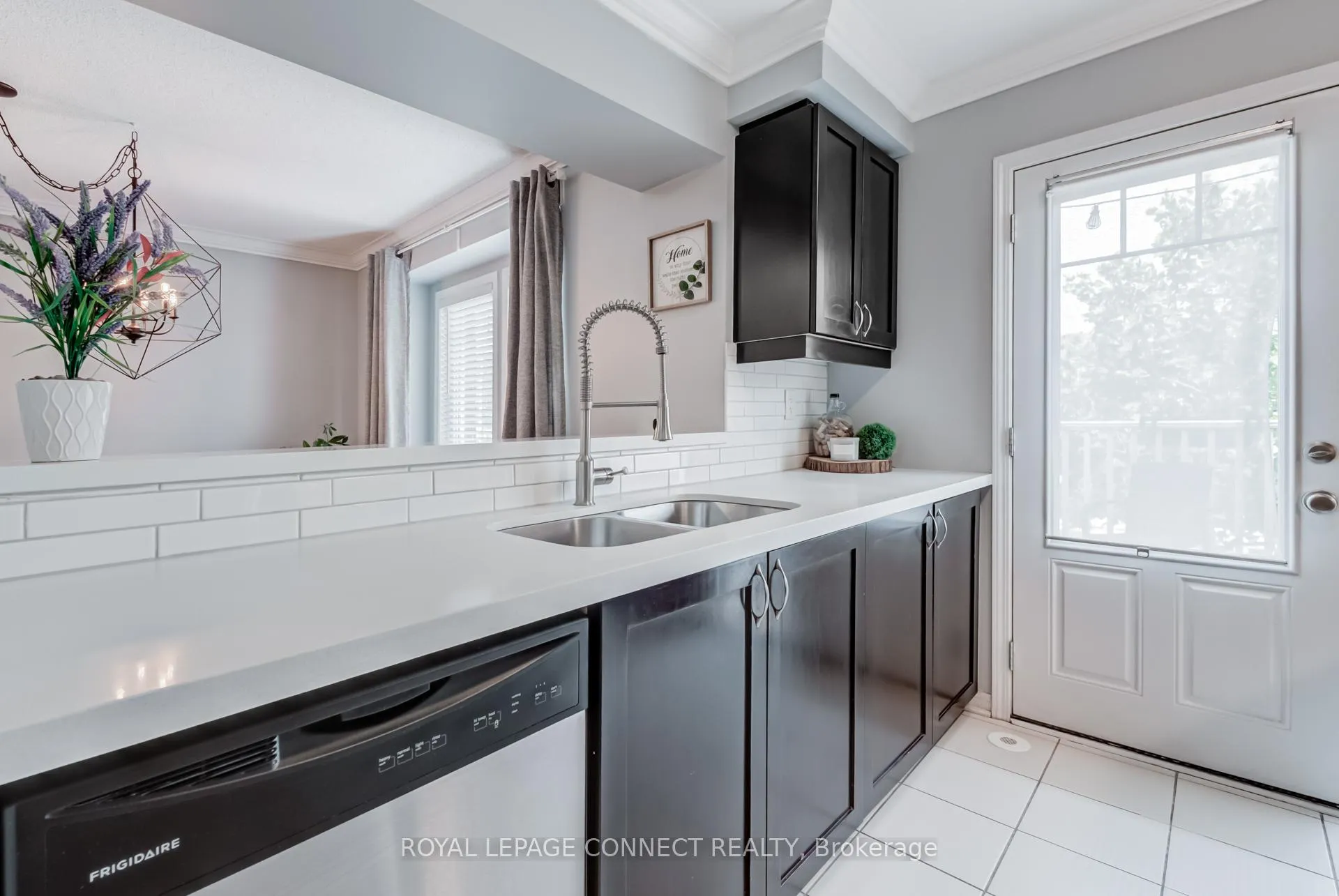 Photo 10 of 223 Woodley Crescent, Milton, Willmott — HOMEH
