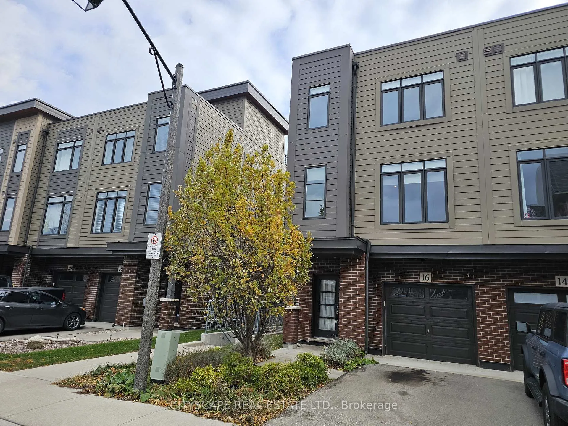 Photo 2 of 16 Waterview Lane, Grimsby, Grimsby Beach — HOMEH