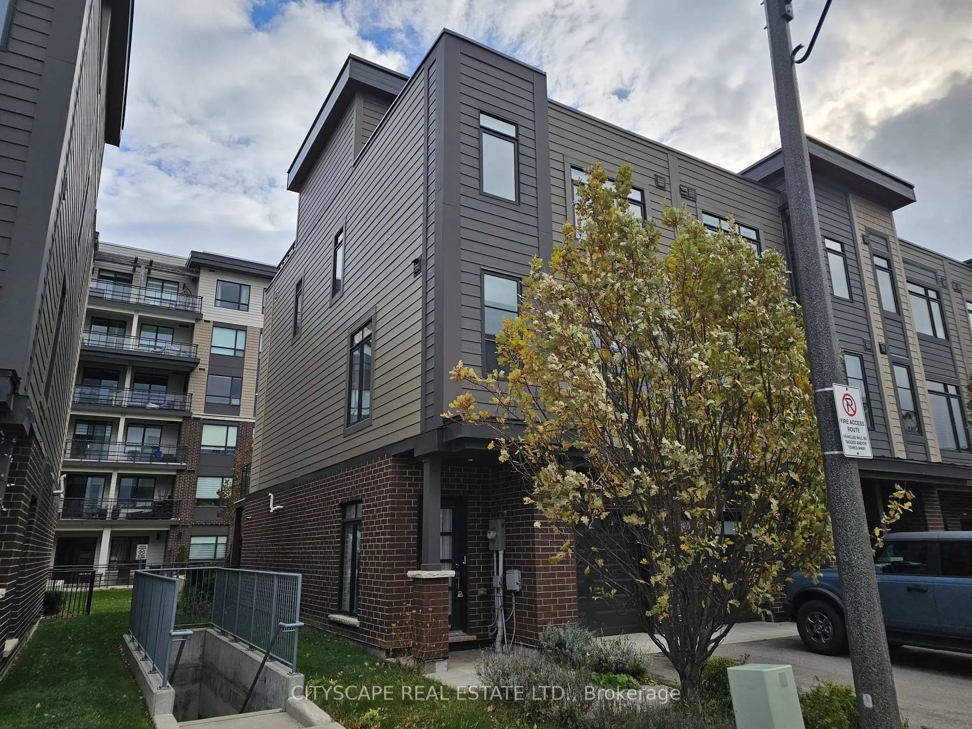 Photo 7 of 16 Waterview Lane, Grimsby, Grimsby Beach — HOMEH