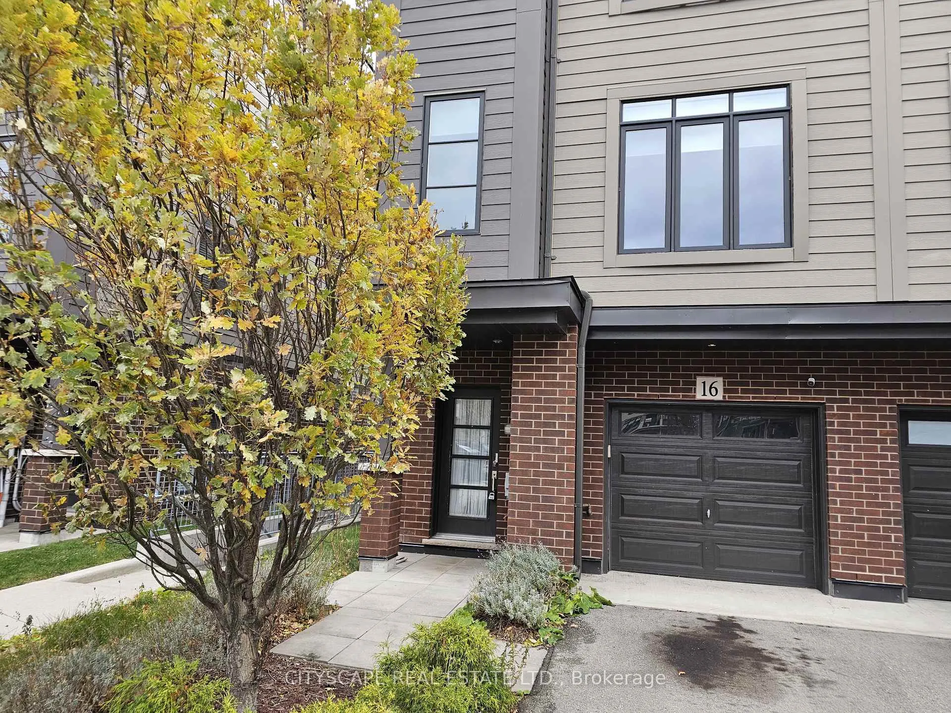Photo 5 of 16 Waterview Lane, Grimsby, Grimsby Beach — HOMEH