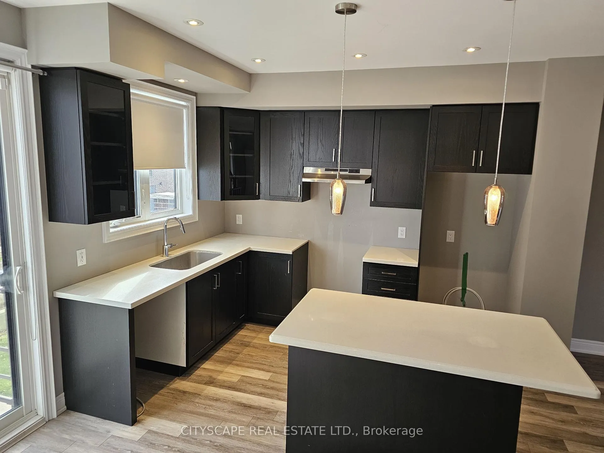 Photo 38 of 16 Waterview Lane, Grimsby, Grimsby Beach — HOMEH