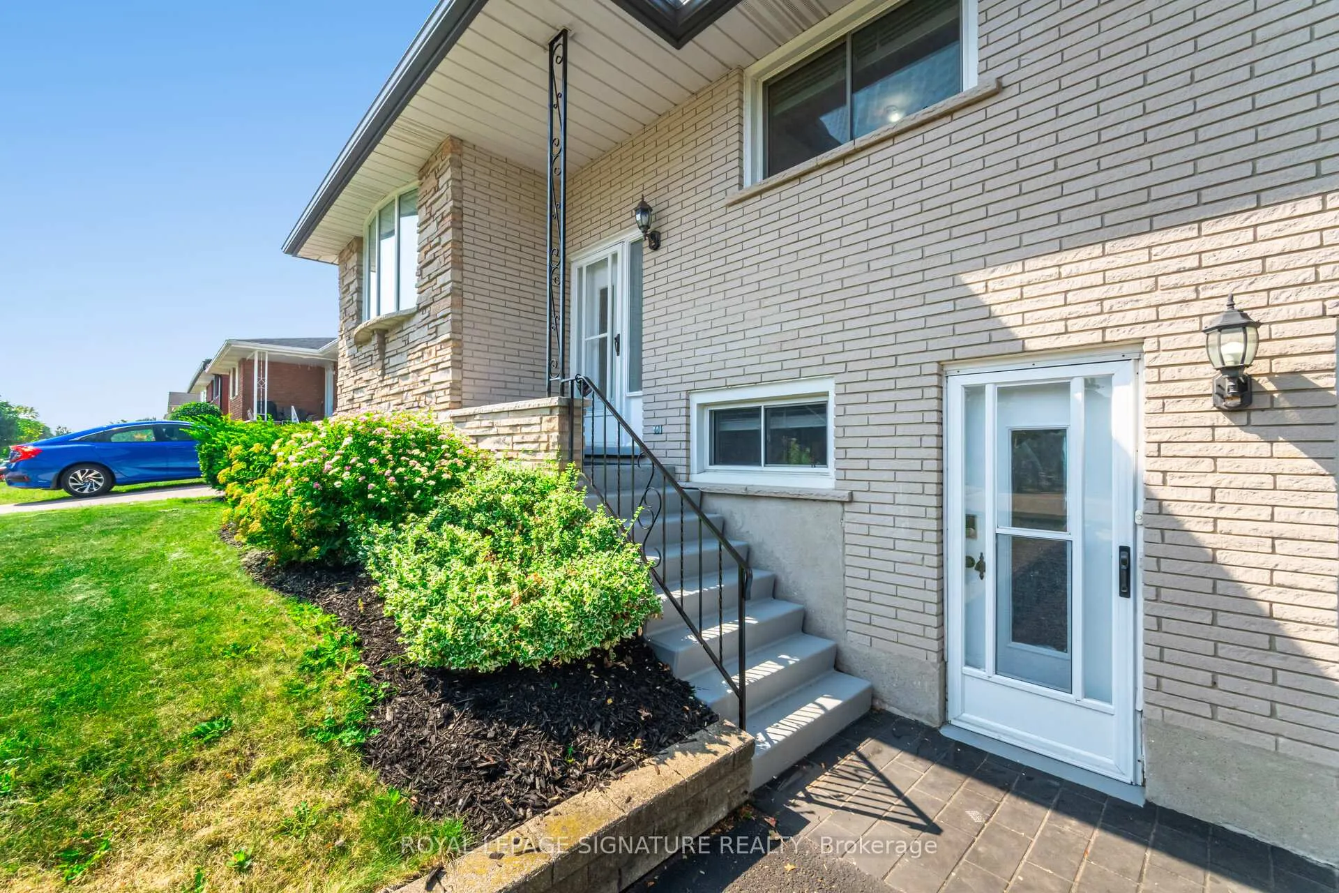 Photo 3 of 47 Eagen Drive, Kitchener — HOMEH