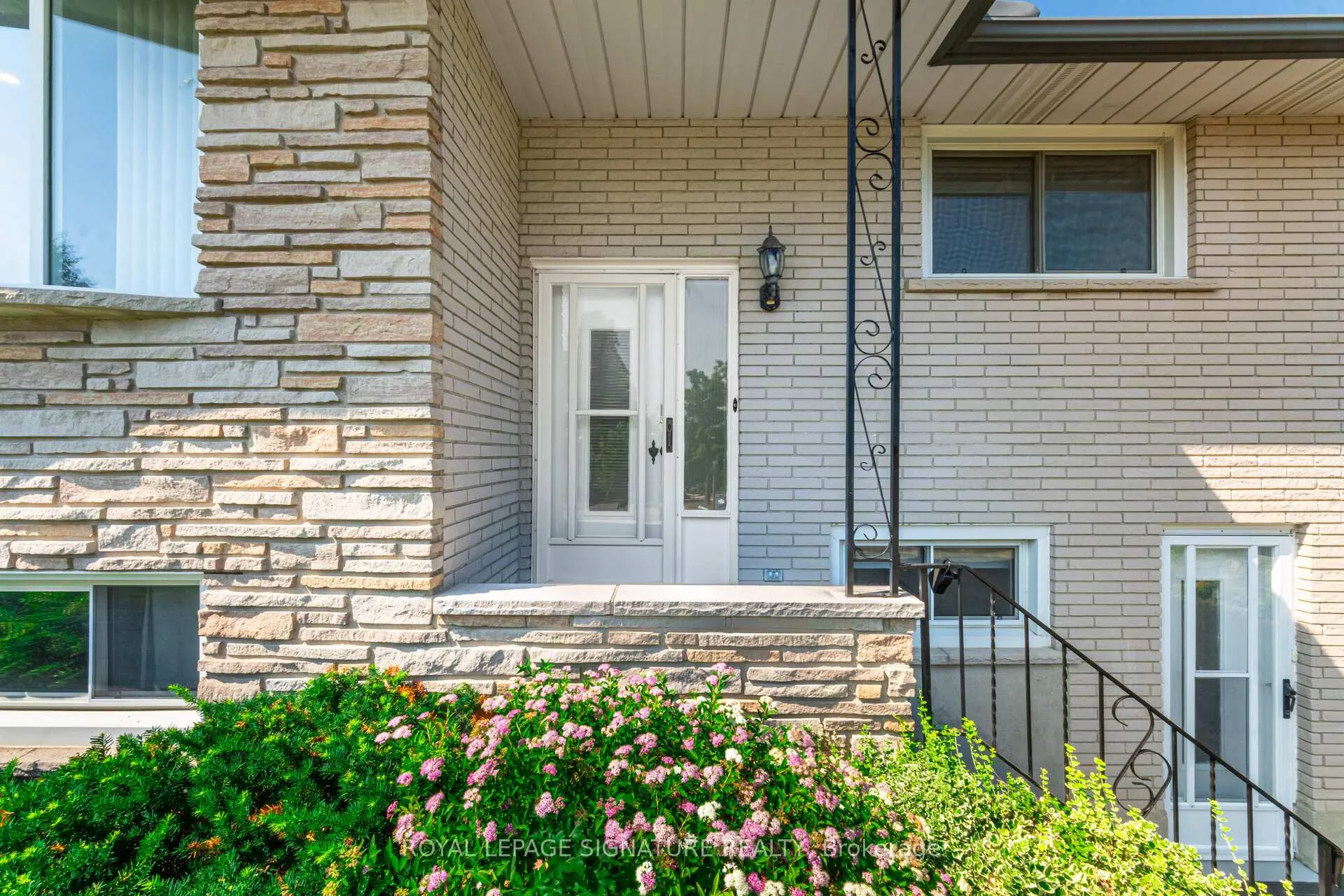 Photo 4 of 47 Eagen Drive, Kitchener — HOMEH