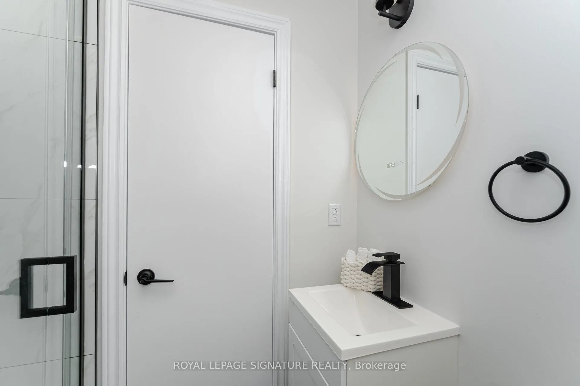 Photo 20 of 47 Eagen Drive, Kitchener — HOMEH