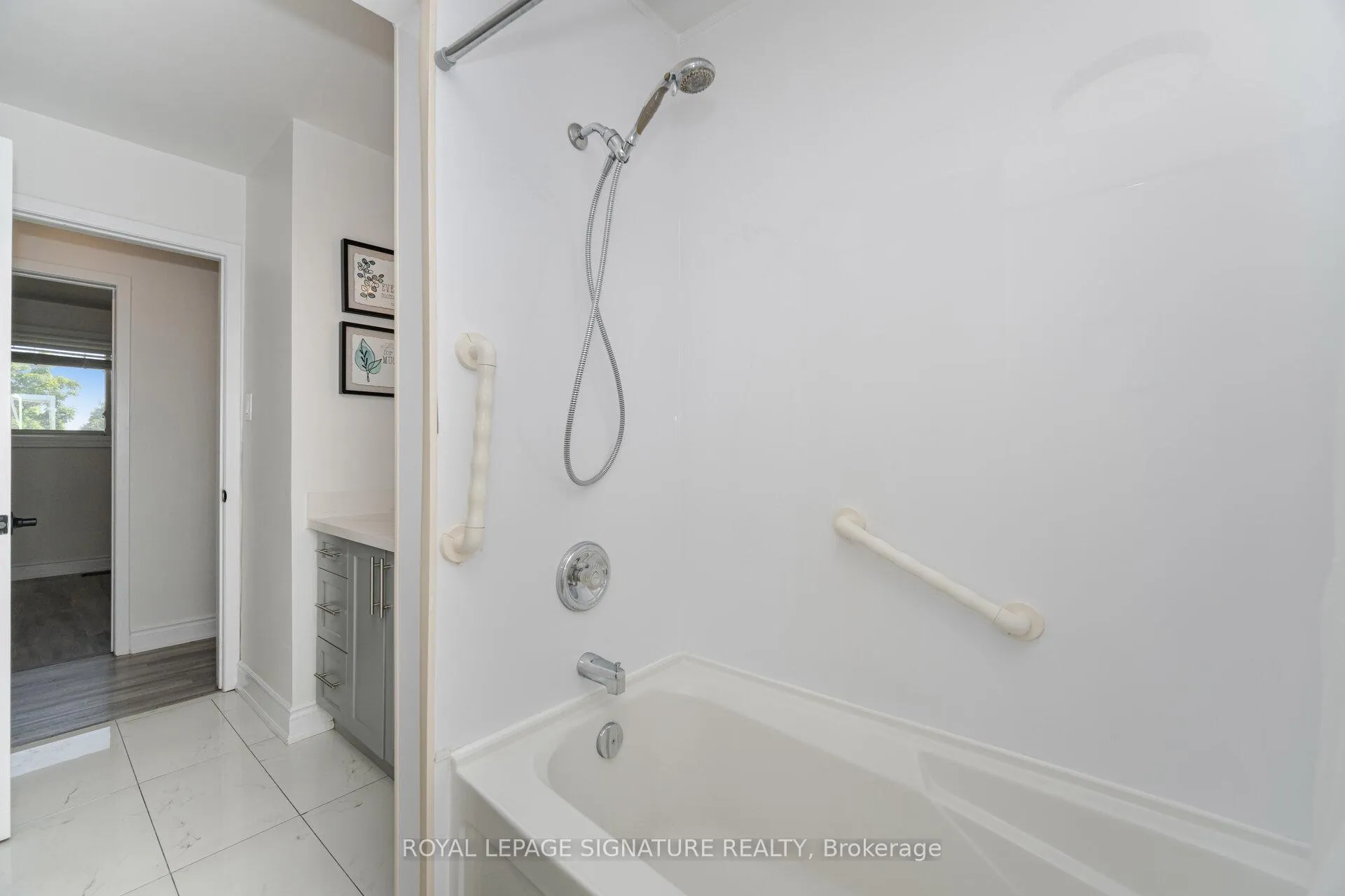 Photo 26 of 47 Eagen Drive, Kitchener — HOMEH