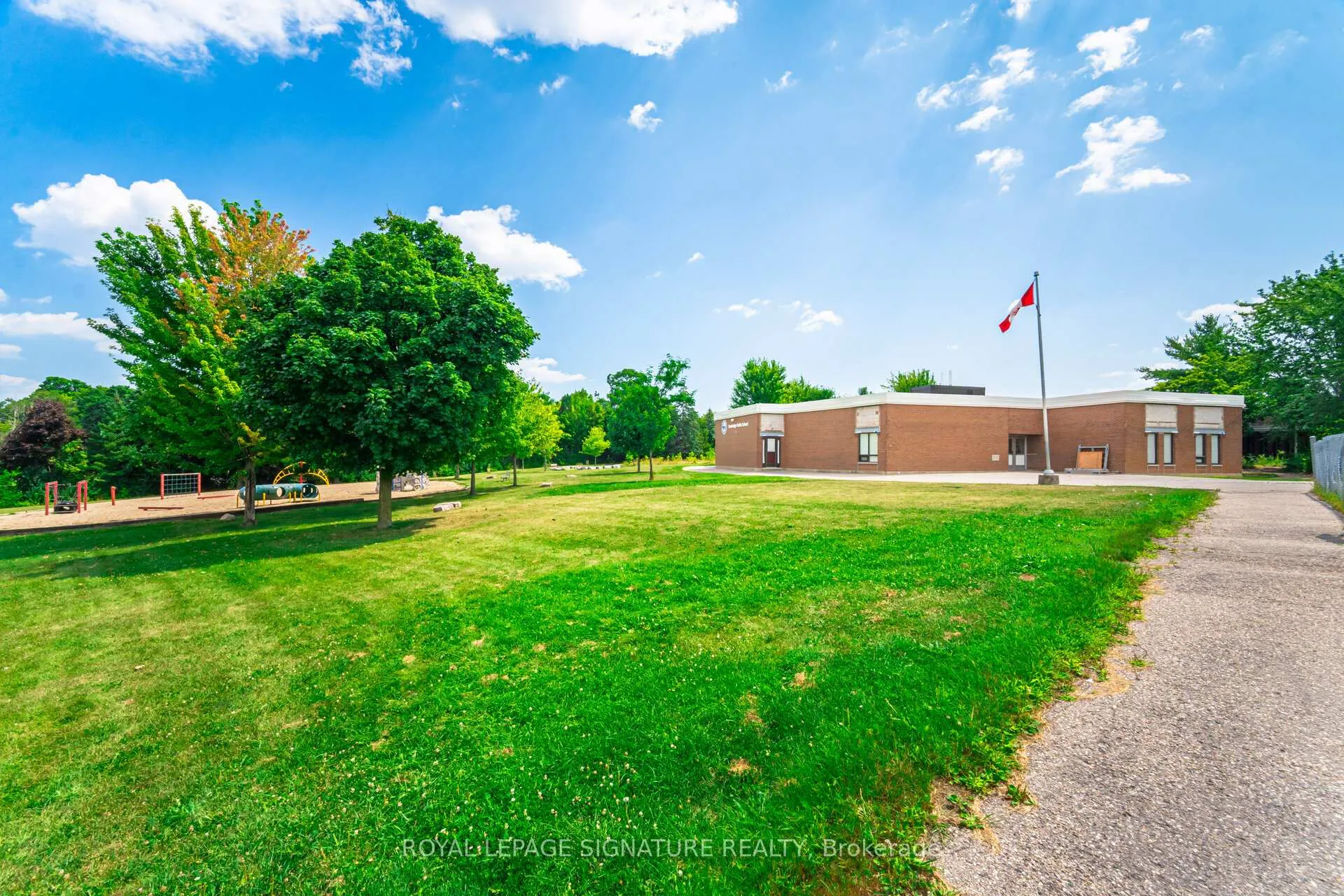 Photo 49 of 47 Eagen Drive, Kitchener — HOMEH