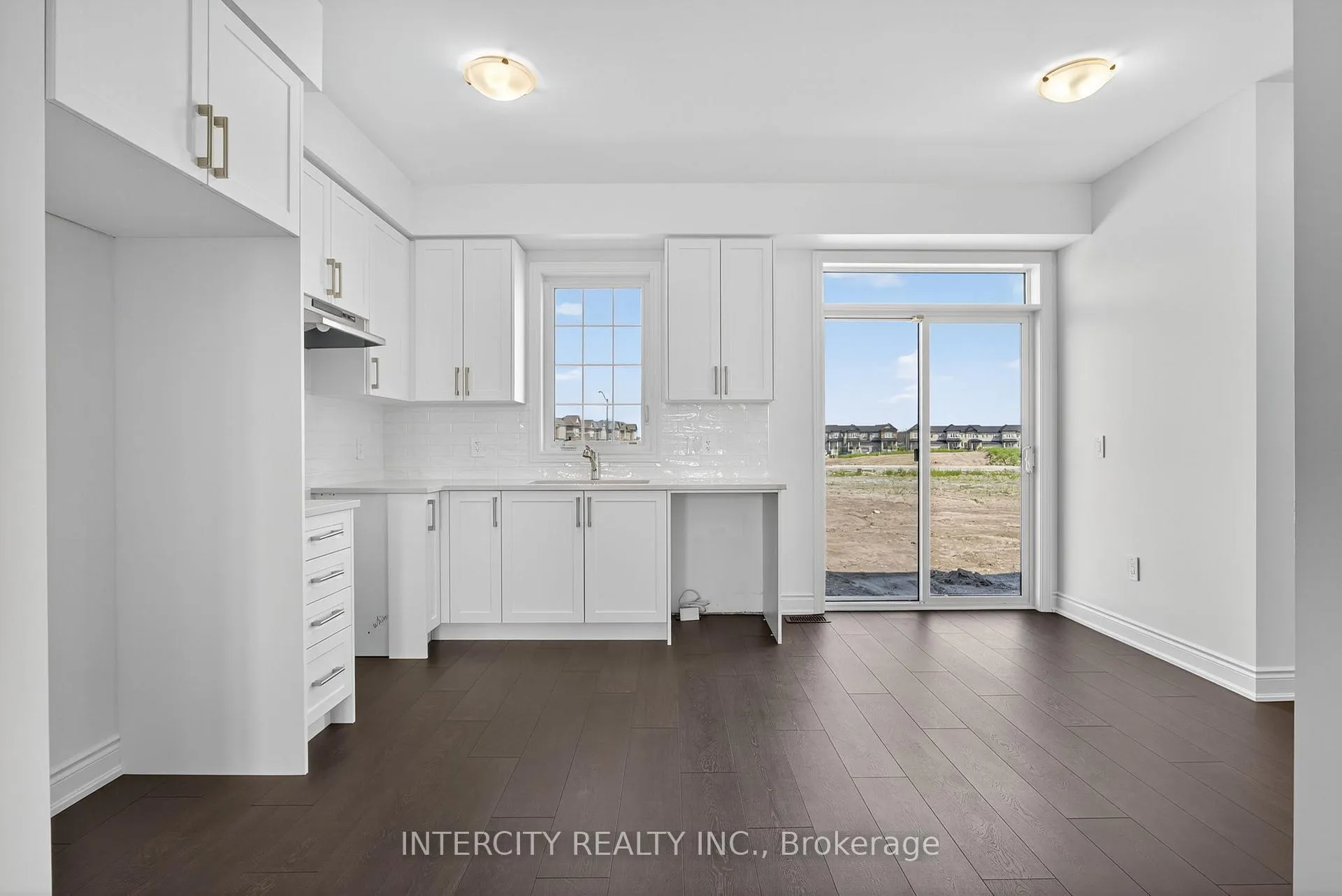 Photo 9 of 15 Avalon Drive, Wasaga Beach — HOMEH