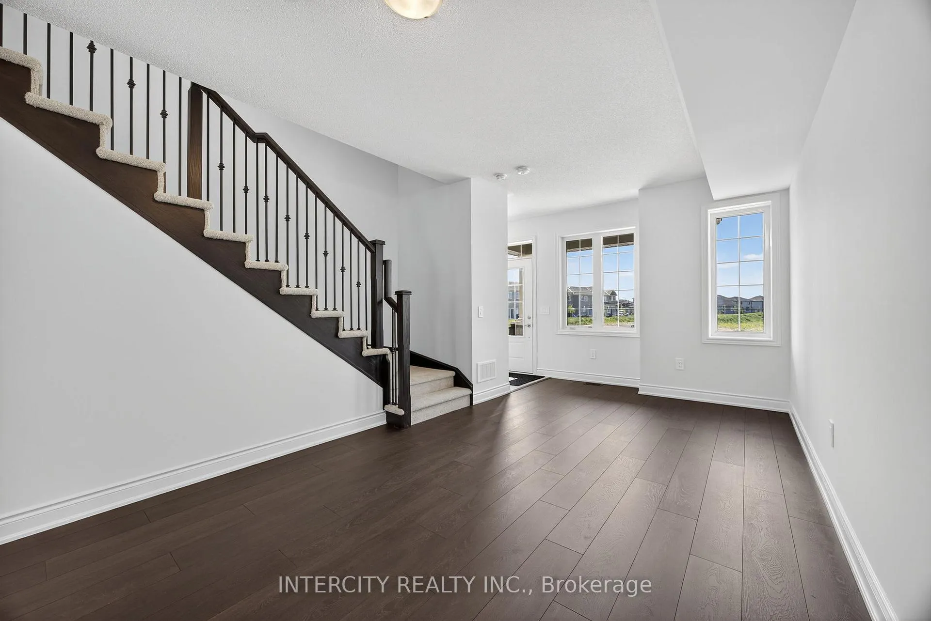 Photo 10 of 15 Avalon Drive, Wasaga Beach — HOMEH