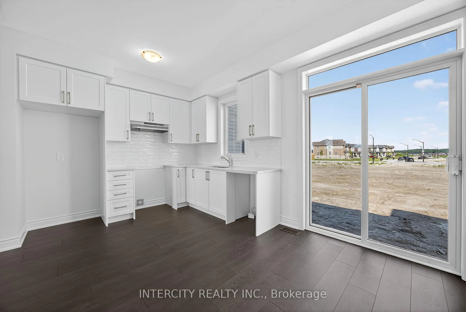 Photo 13 of 15 Avalon Drive, Wasaga Beach — HOMEH