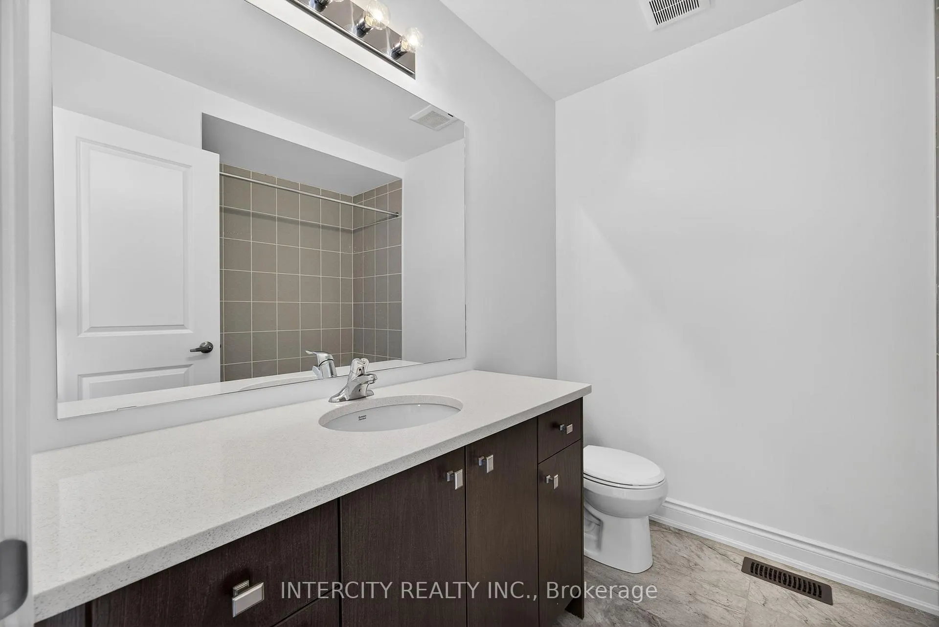 Photo 21 of 15 Avalon Drive, Wasaga Beach — HOMEH