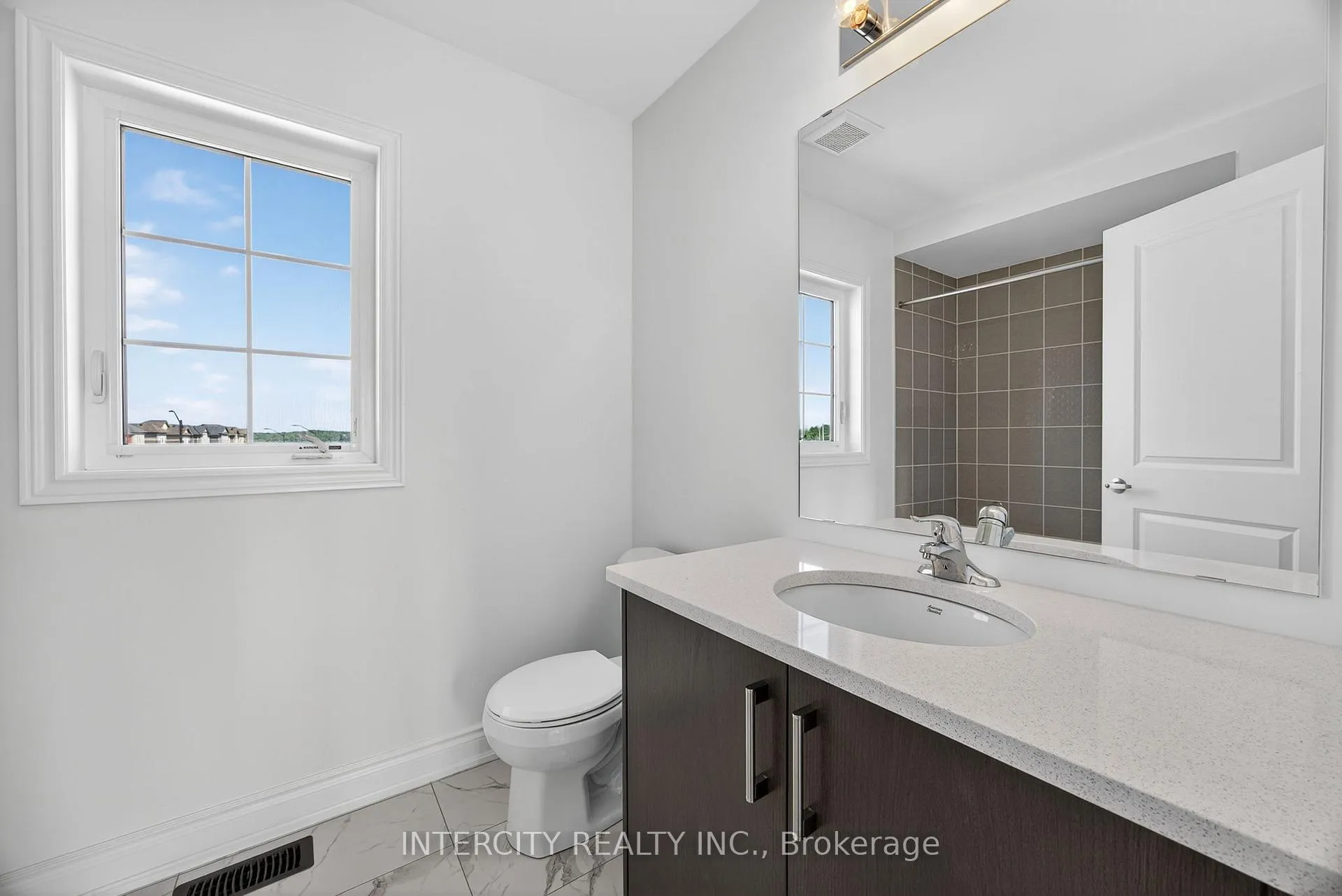 Photo 27 of 15 Avalon Drive, Wasaga Beach — HOMEH