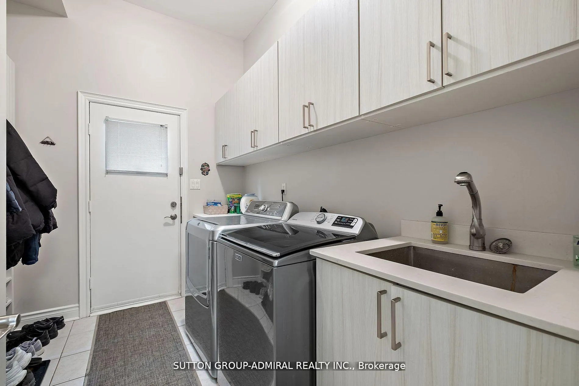 Photo 13 of 19 Langtry Place, Vaughan, Uplands — HOMEH