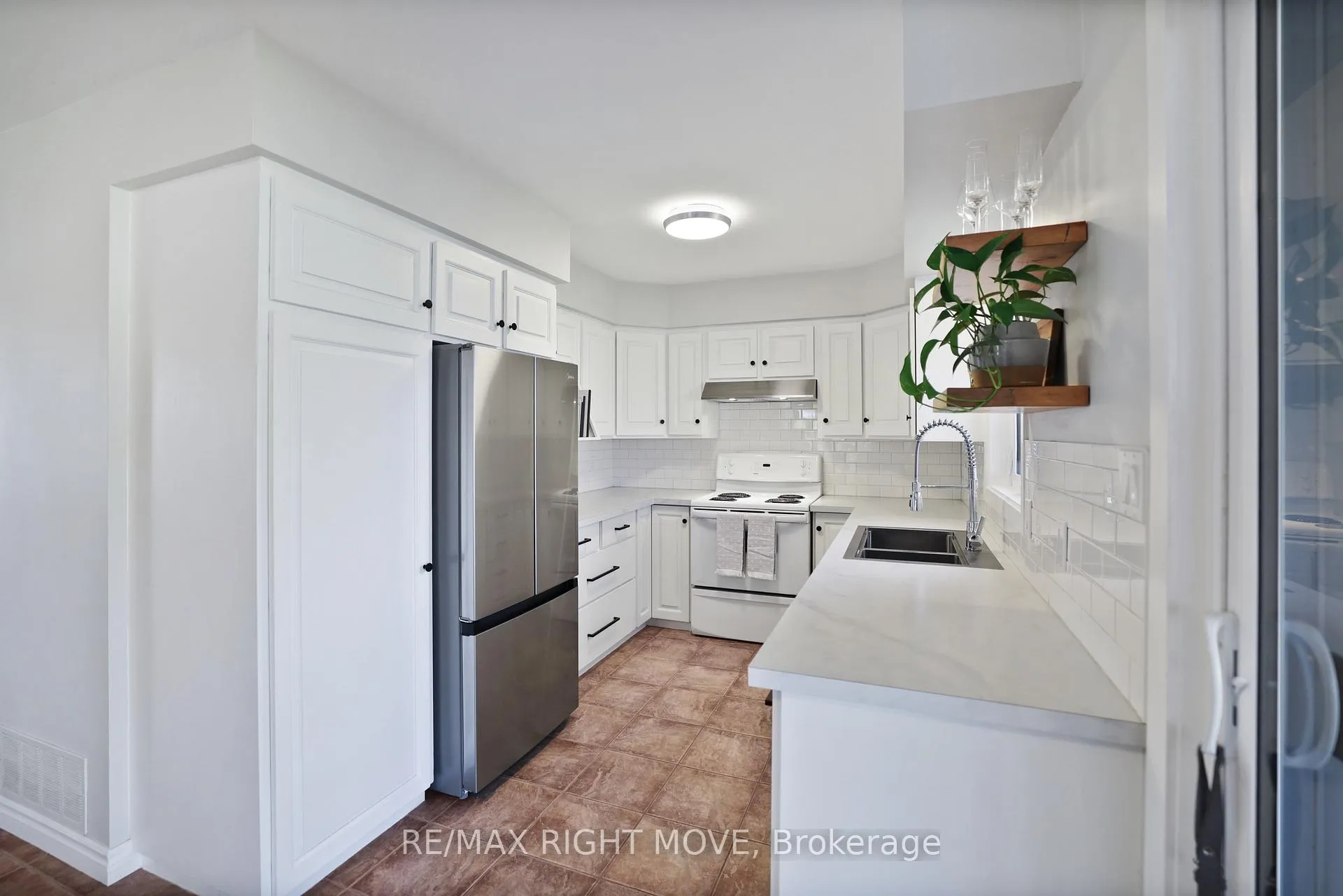 Photo 17 of 2900 Lakeside Drive, Severn, West Shore — HOMEH