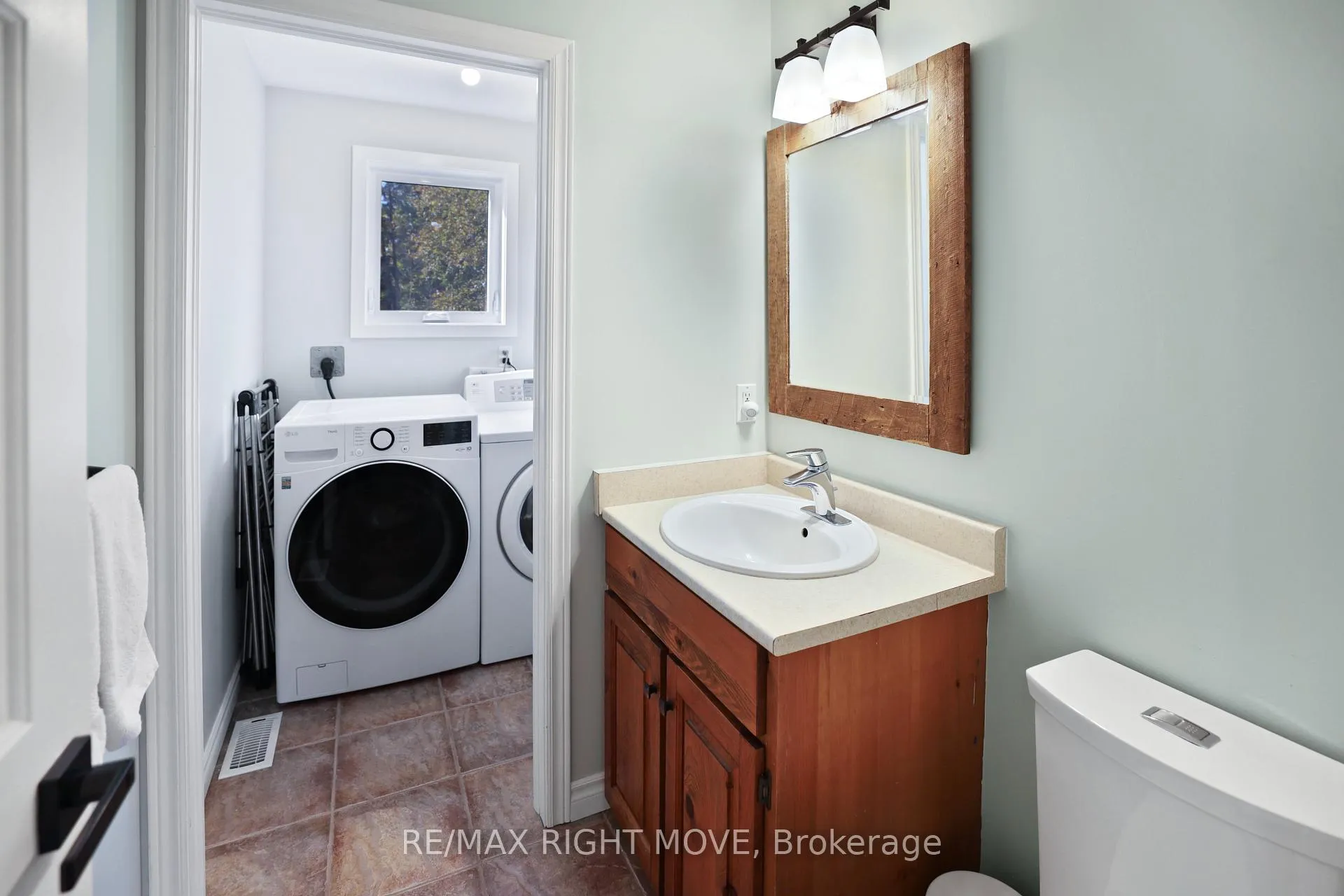 Photo 19 of 2900 Lakeside Drive, Severn, West Shore — HOMEH