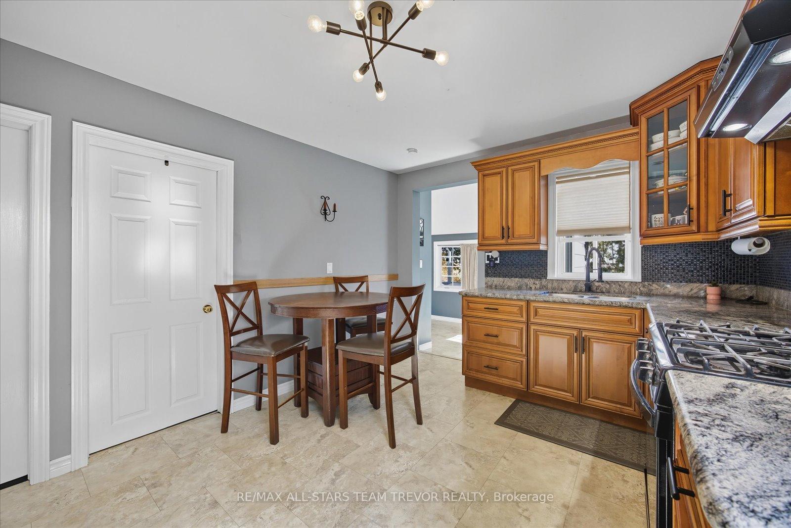 Photo 4 of 169 The Queensway, Georgina, Keswick North — HOMEH