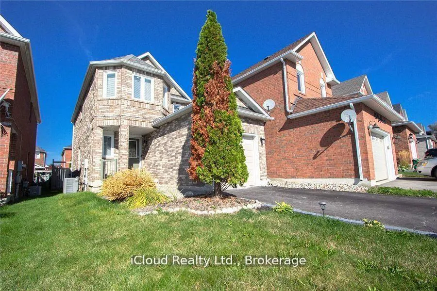 Front of 424 Jay Crescent
