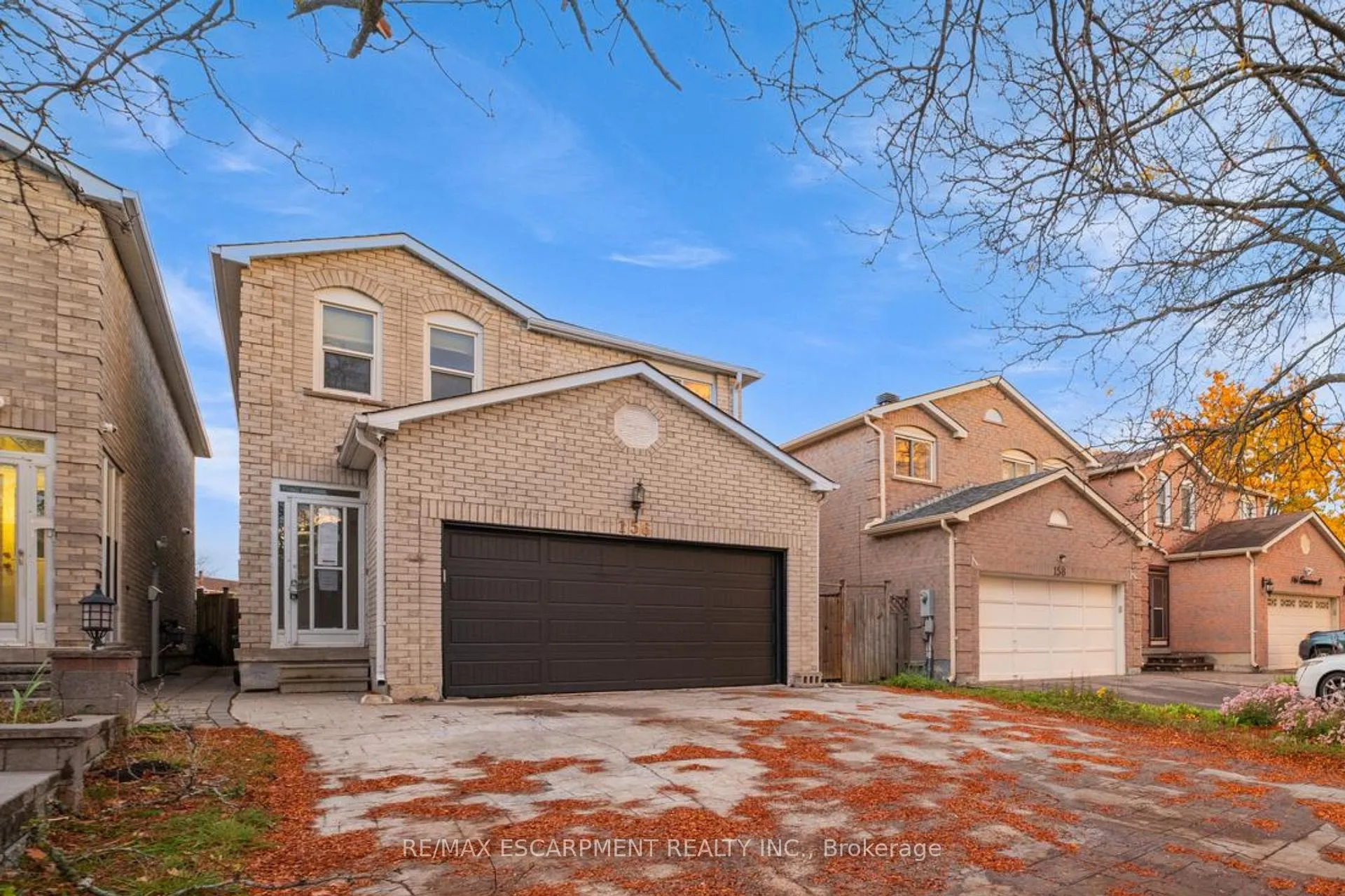 Photo 2 of 156 Cimmaron Street, Markham, Middlefield — HOMEH