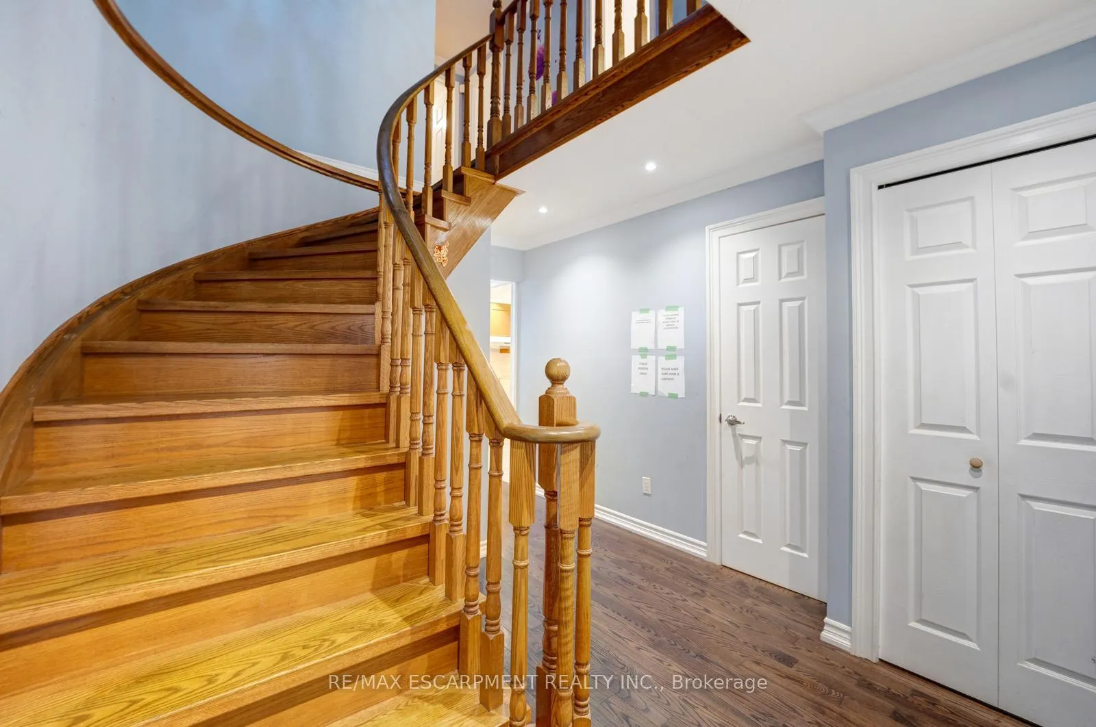 Photo 3 of 156 Cimmaron Street, Markham, Middlefield — HOMEH