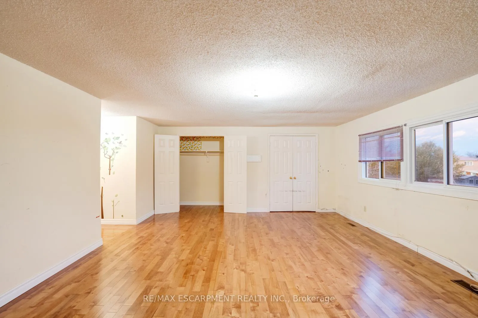 Photo 15 of 156 Cimmaron Street, Markham, Middlefield — HOMEH