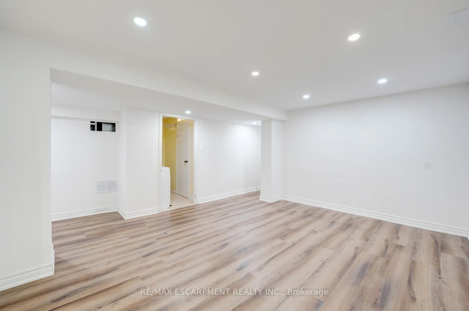 Photo 25 of 156 Cimmaron Street, Markham, Middlefield — HOMEH