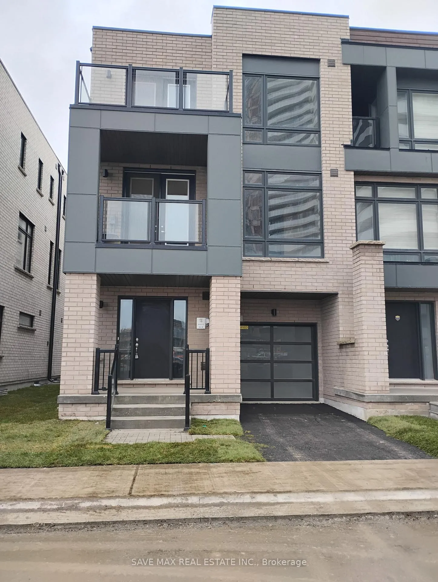 Photo 2 of 26 Dandara Gate, Vaughan, Steeles West Industrial — HOMEH