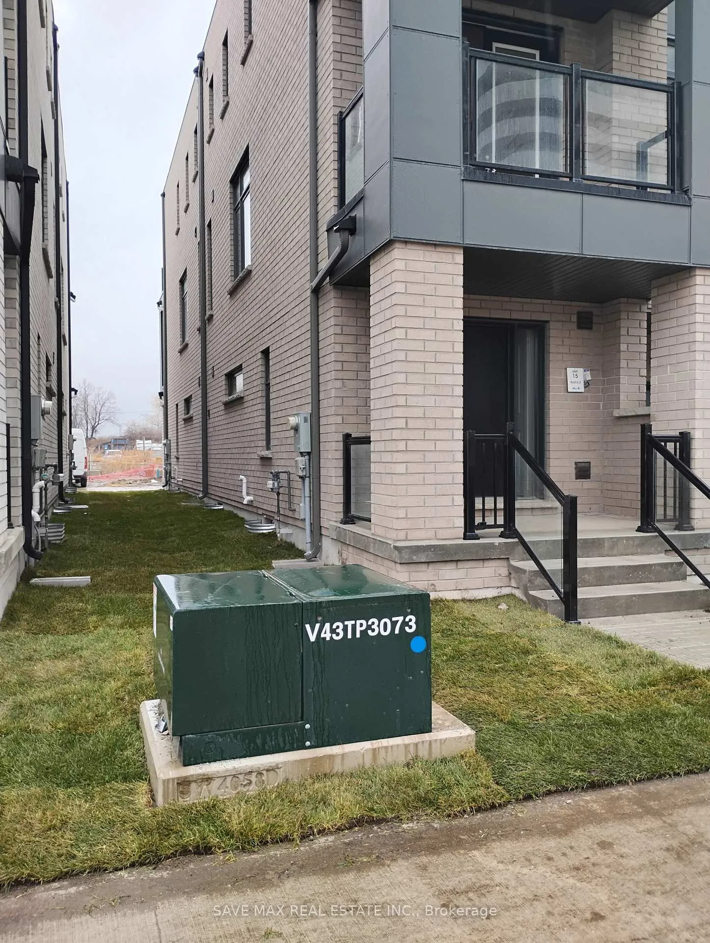 Photo 3 of 26 Dandara Gate, Vaughan, Steeles West Industrial — HOMEH