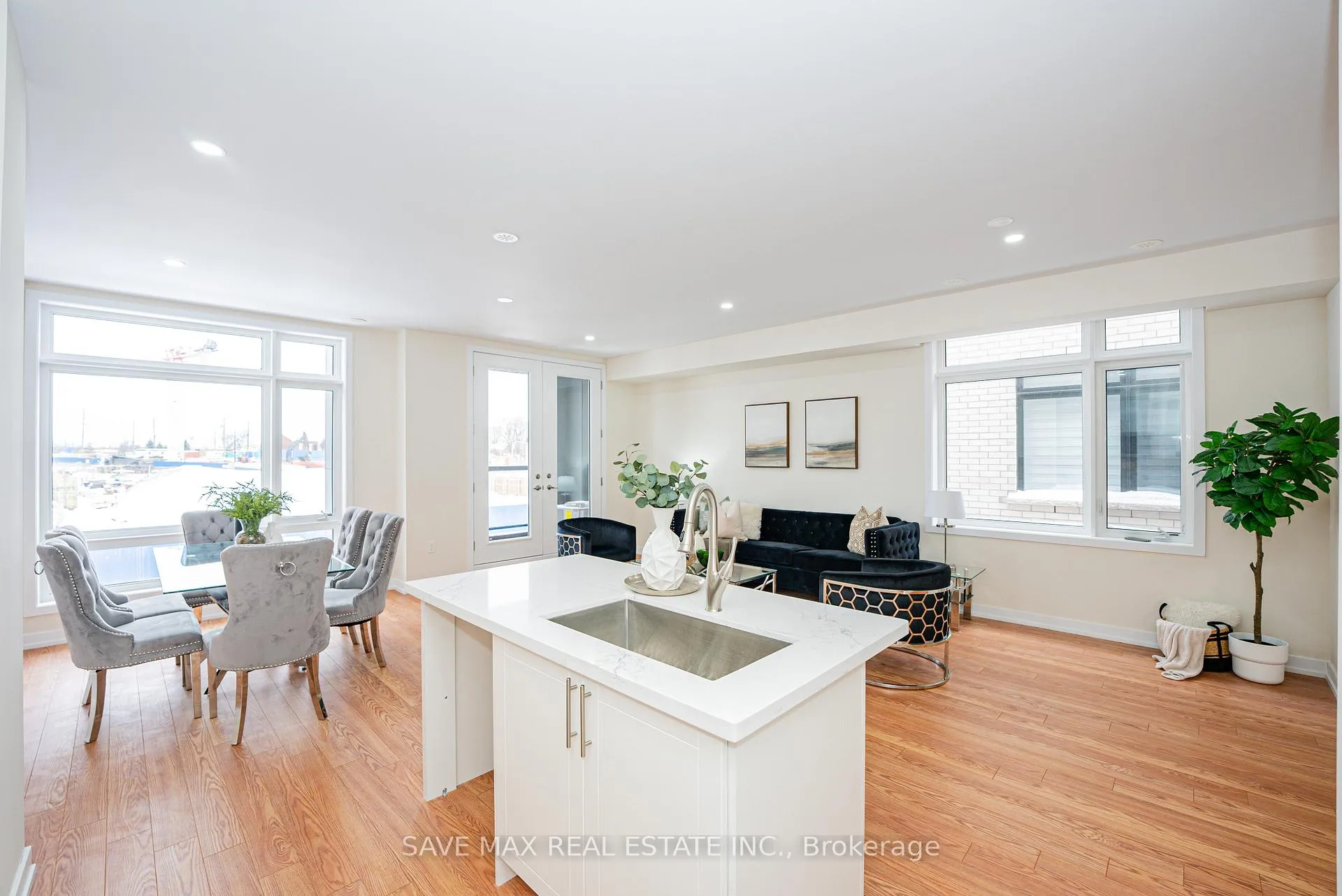 Photo 10 of 26 Dandara Gate, Vaughan, Steeles West Industrial — HOMEH