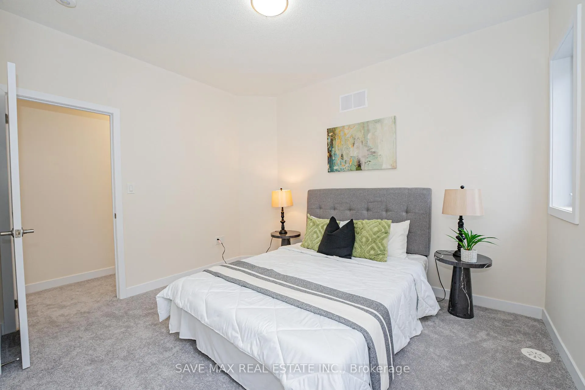 Photo 19 of 26 Dandara Gate, Vaughan, Steeles West Industrial — HOMEH