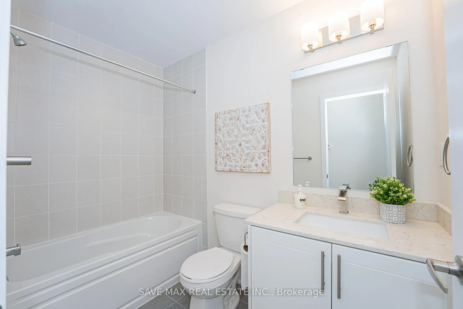 Photo 28 of 26 Dandara Gate, Vaughan, Steeles West Industrial — HOMEH